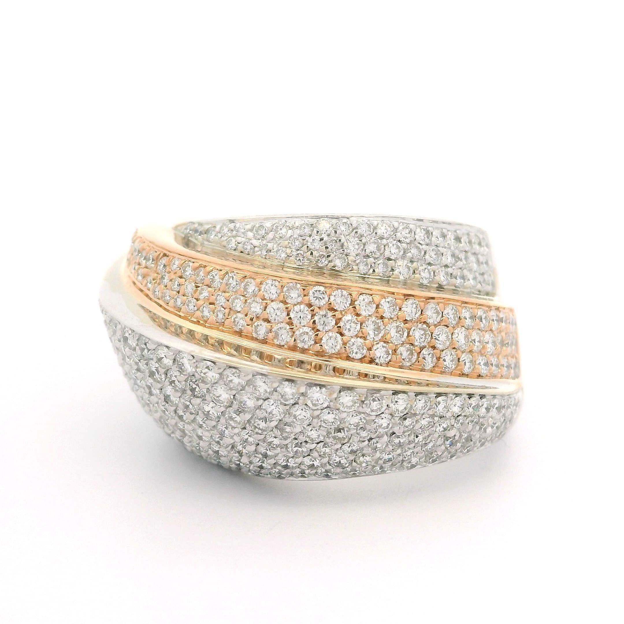 Taille brillant Bague en or 18k 4ctw Pave Fiery Diamond Covered Bold Statement Stack Look Band en vente