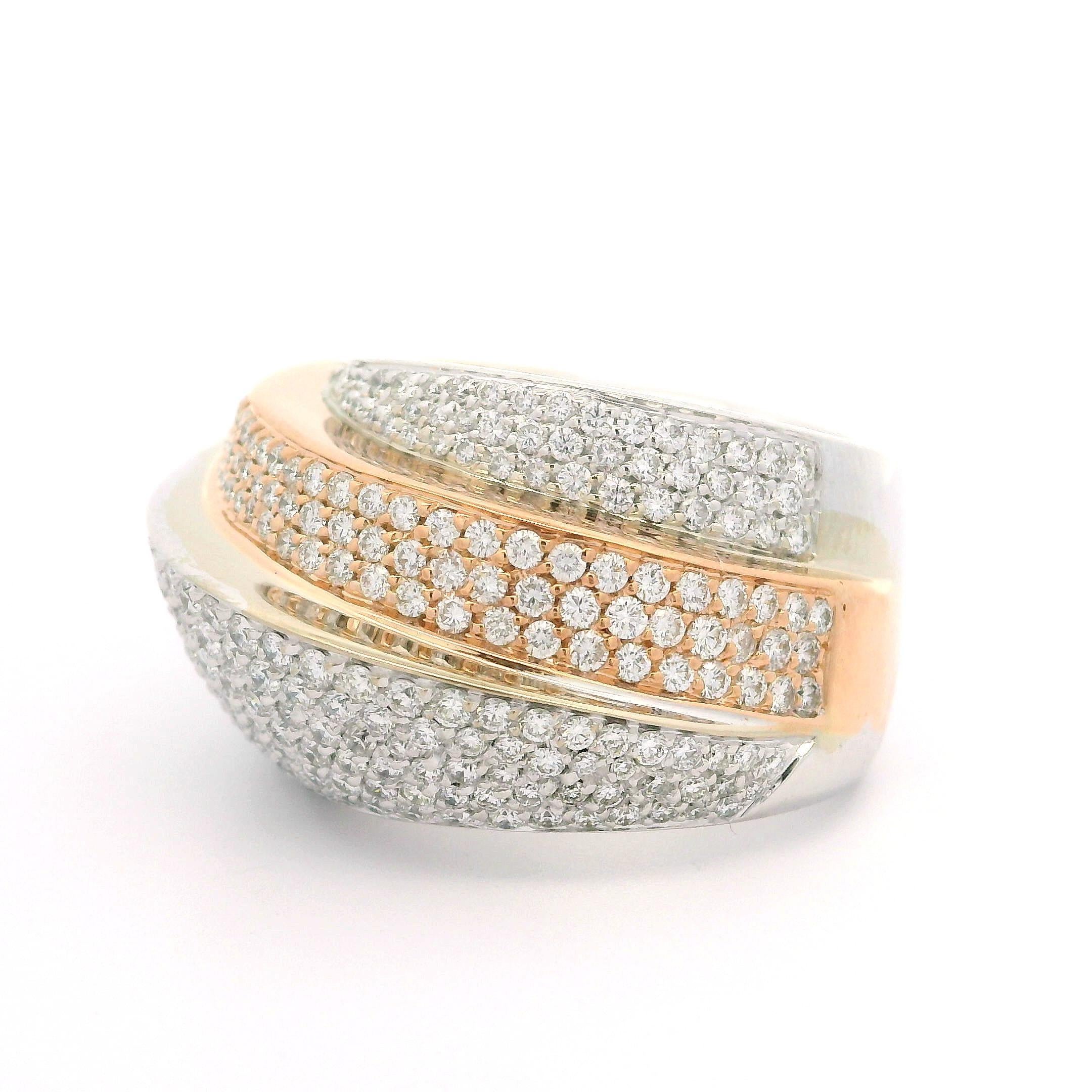 Bague en or 18k 4ctw Pave Fiery Diamond Covered Bold Statement Stack Look Band Pour femmes en vente