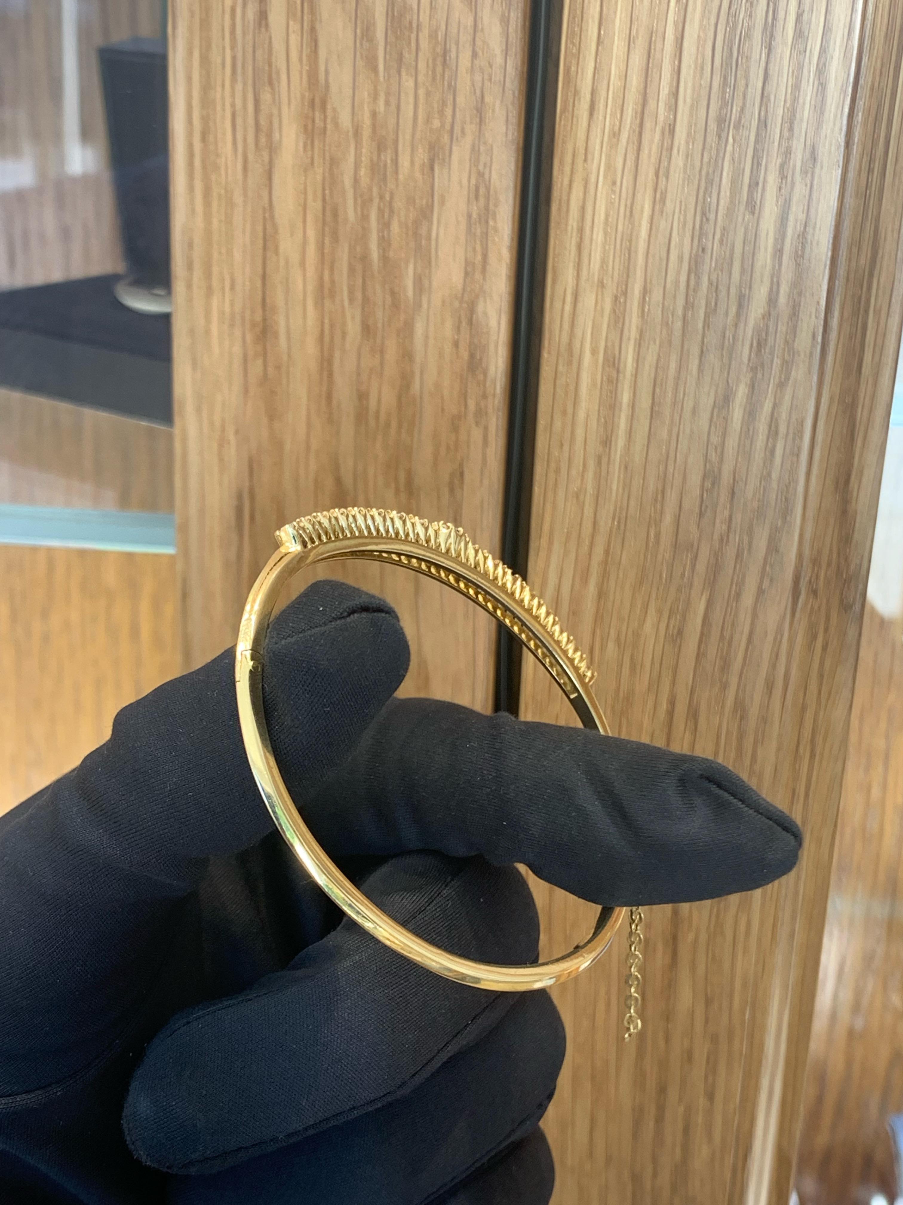 18k Gold 5.0 Carats Diamond Bangle Bracelet For Sale 2