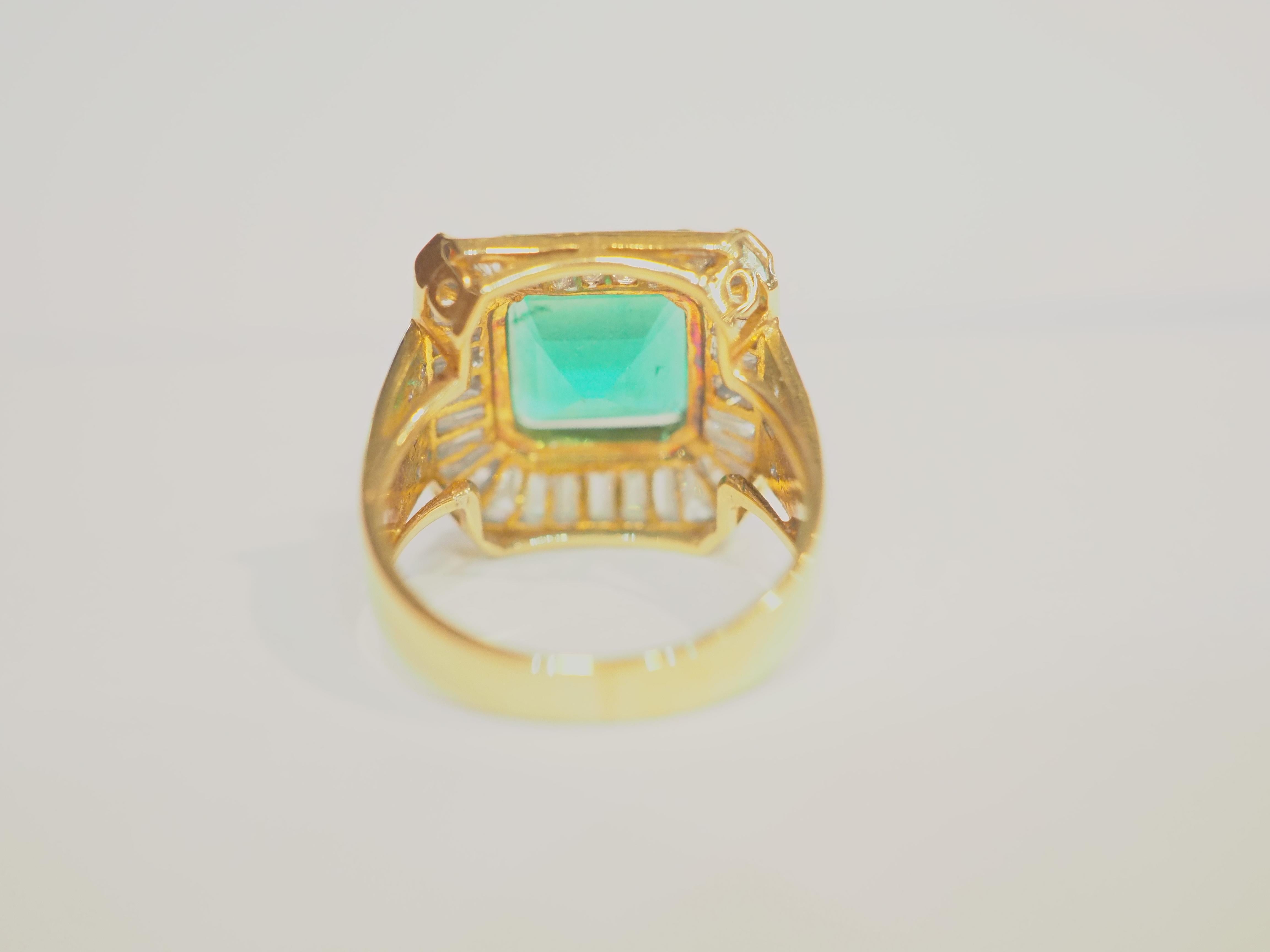 Emerald Cut 18K Gold 5.10ct Colombian Emerald & 1.54ct Diamond Cocktail Ring For Sale