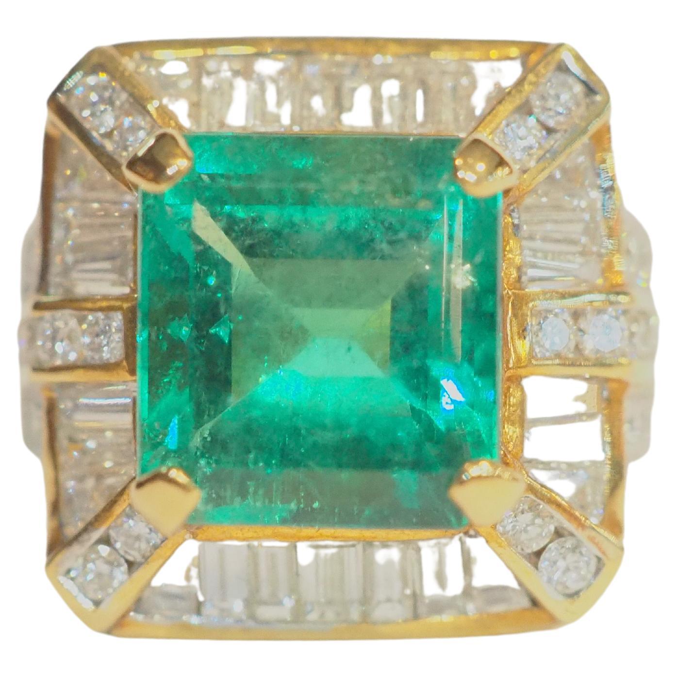 18K Gold 5.10ct Colombian Emerald & 1.54ct Diamond Cocktail Ring For Sale