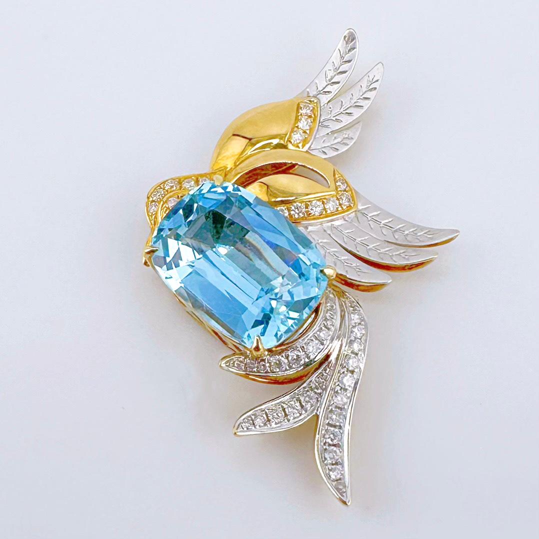 18K Gold 5.49 CT Vivid Blue Aquamarine Bird Pendant with Diamonds

1 Aquamarine - 5.49 CT
Diamonds - 0.263 CT

18K Gold - 3.63 GM