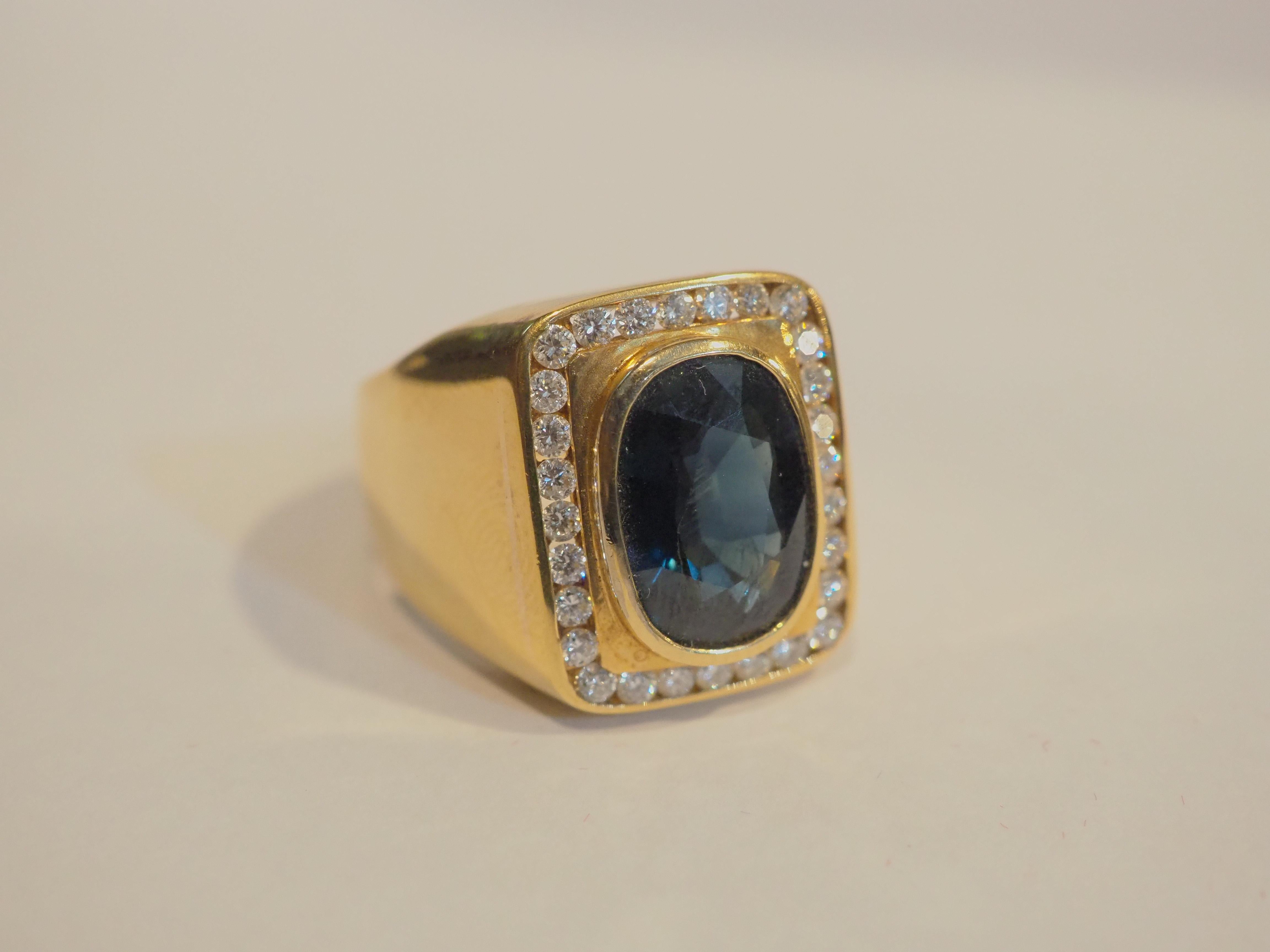 18K Gold 5.6ct Deep Blue Sapphire & 0.72ct Diamond Men's Signet Ring For Sale 1