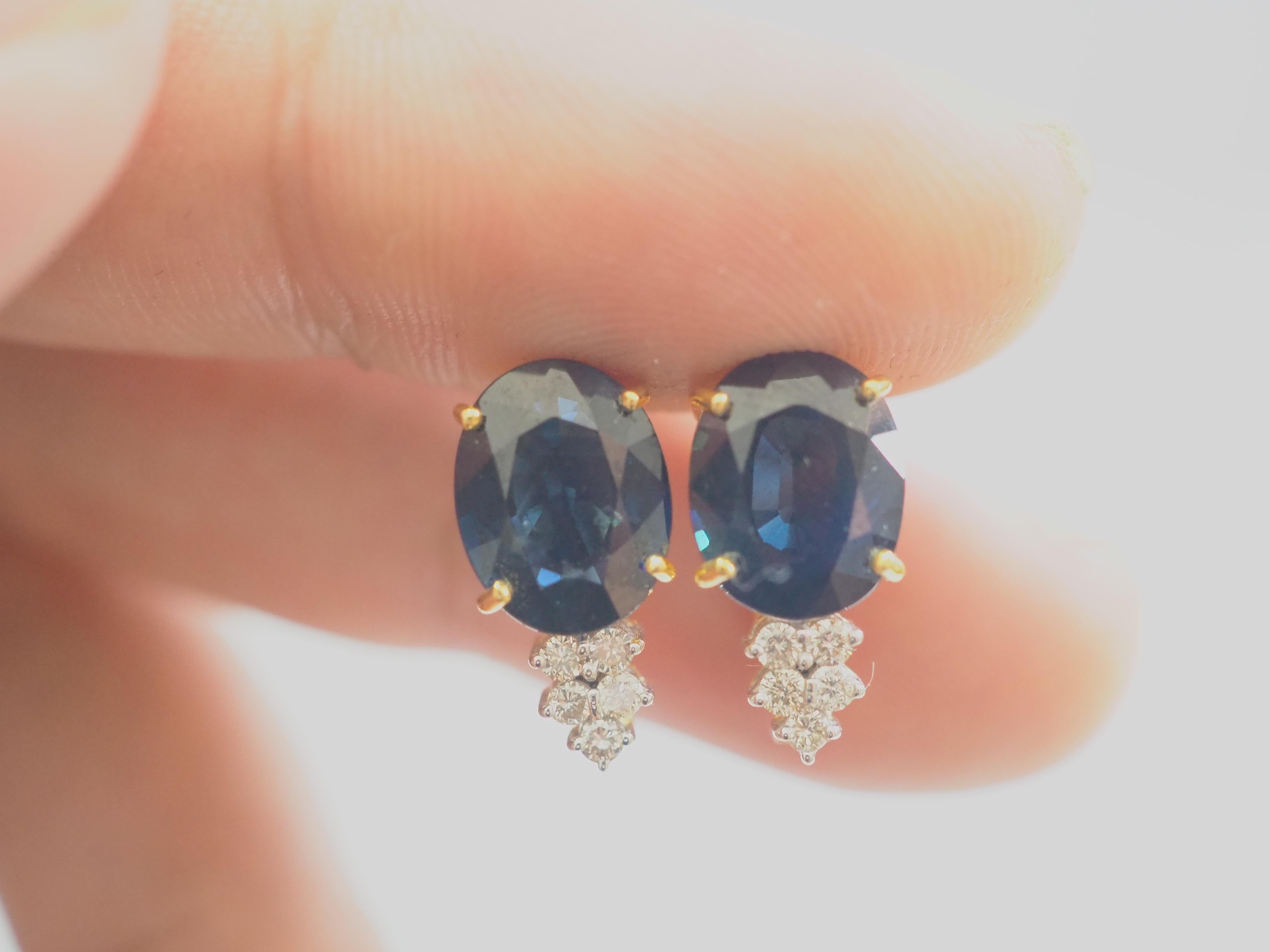 Women's or Men's 18k Gold 6.33ct Deep Blue Sapphire & 0.23ct Diamond Latch-Back Earring For Sale