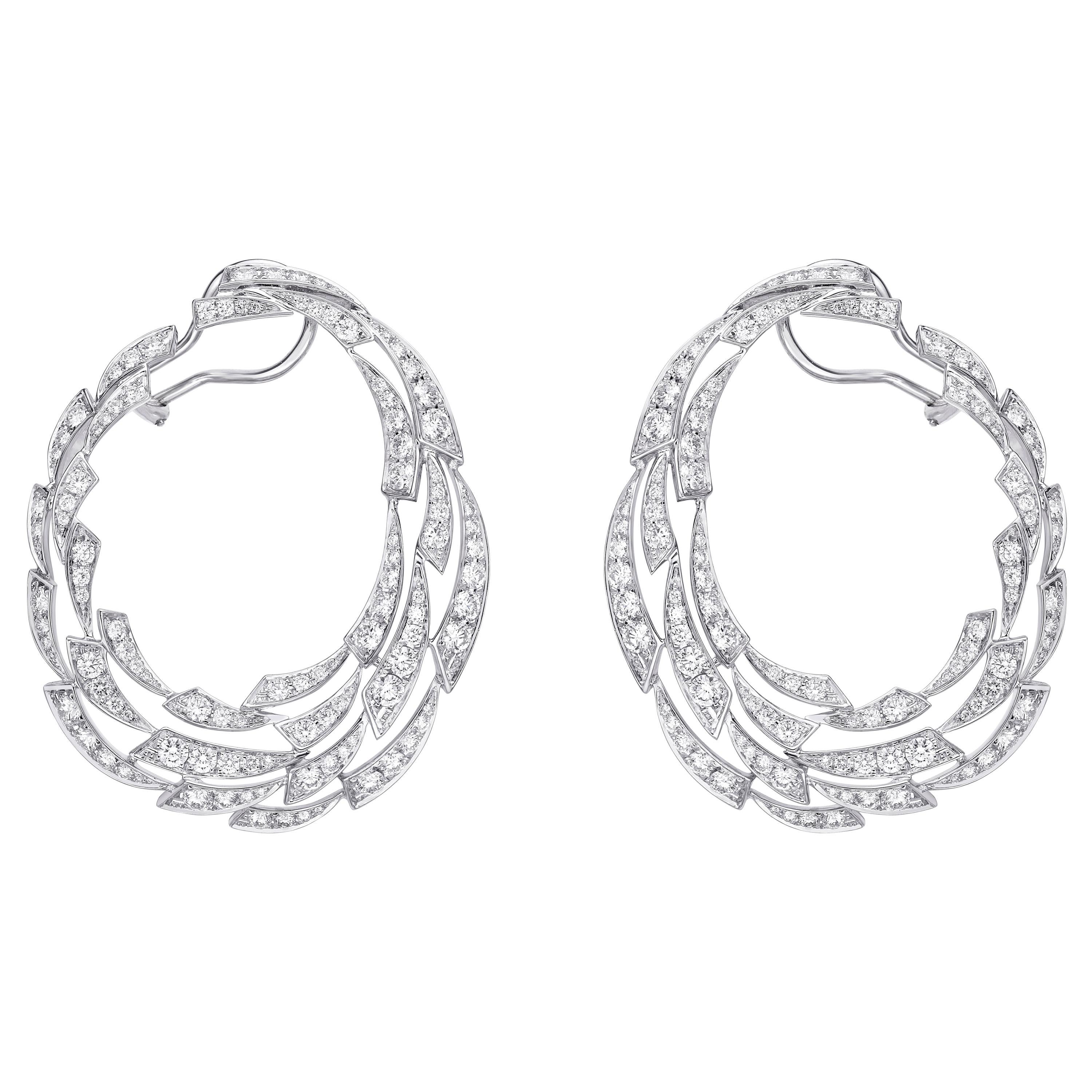 18 Karat Gold, 6.6 Carat, F Color, VS Clarity, Dainty Diamond Earrings