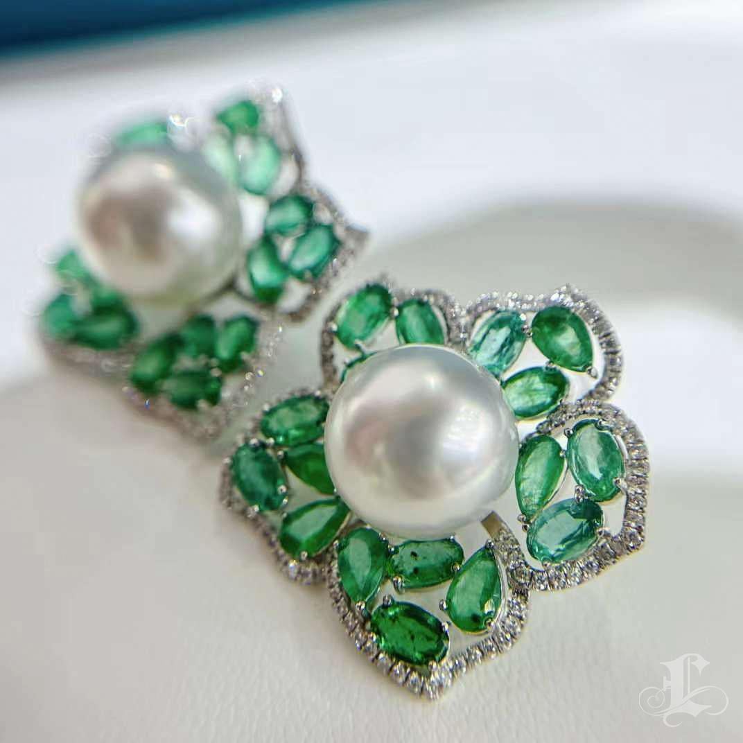 Women's 【Vine Symphony】Imperial Garden Aurora South Sea Pearl Emerald Earrings For Sale