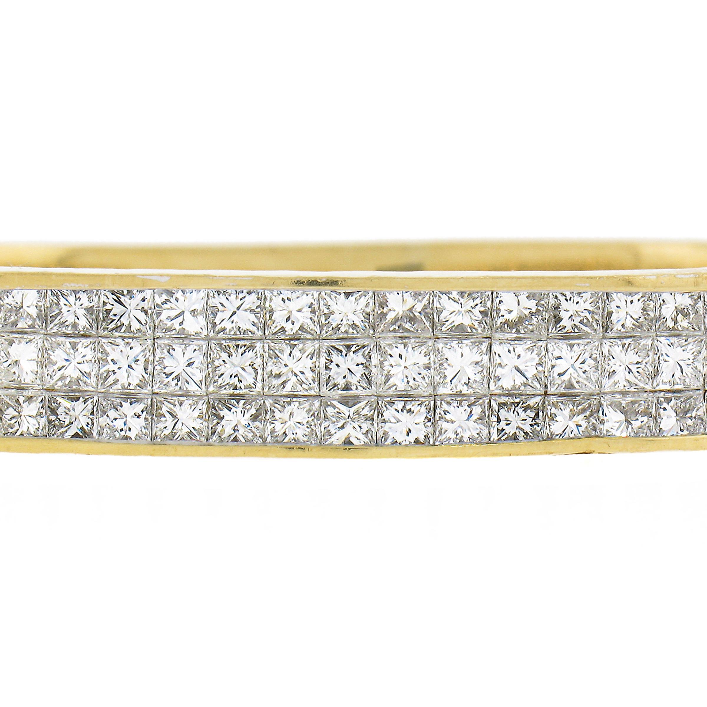 Women's 18K Gold 6ct Channel Set Princess Cut Diamond Hammered Hinged Bangle Bracelet For Sale