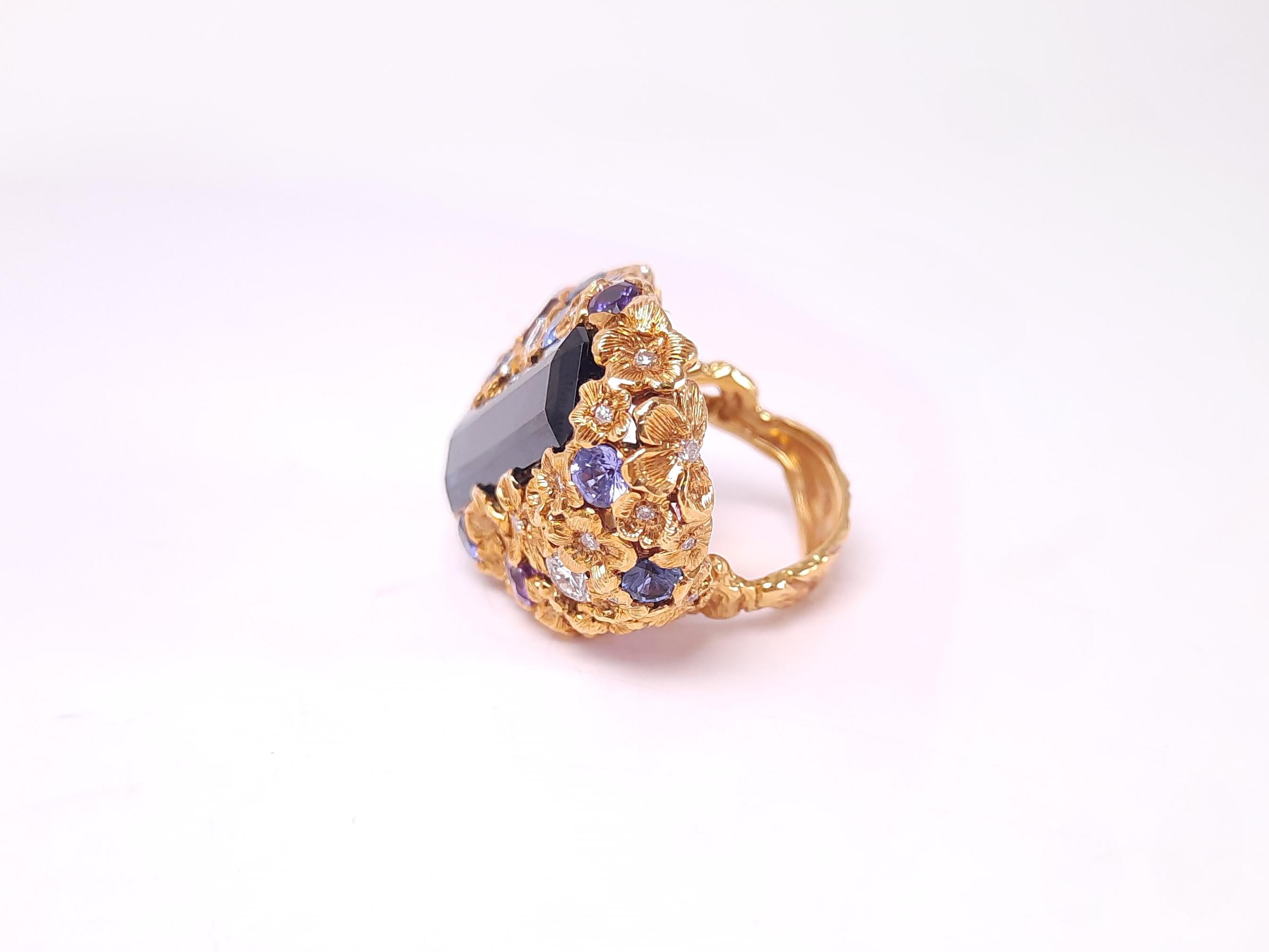 MOISEIKIN Bague faite à la main en or 18 carats, tourmaline indigo 8 carats et saphir Pour femmes en vente