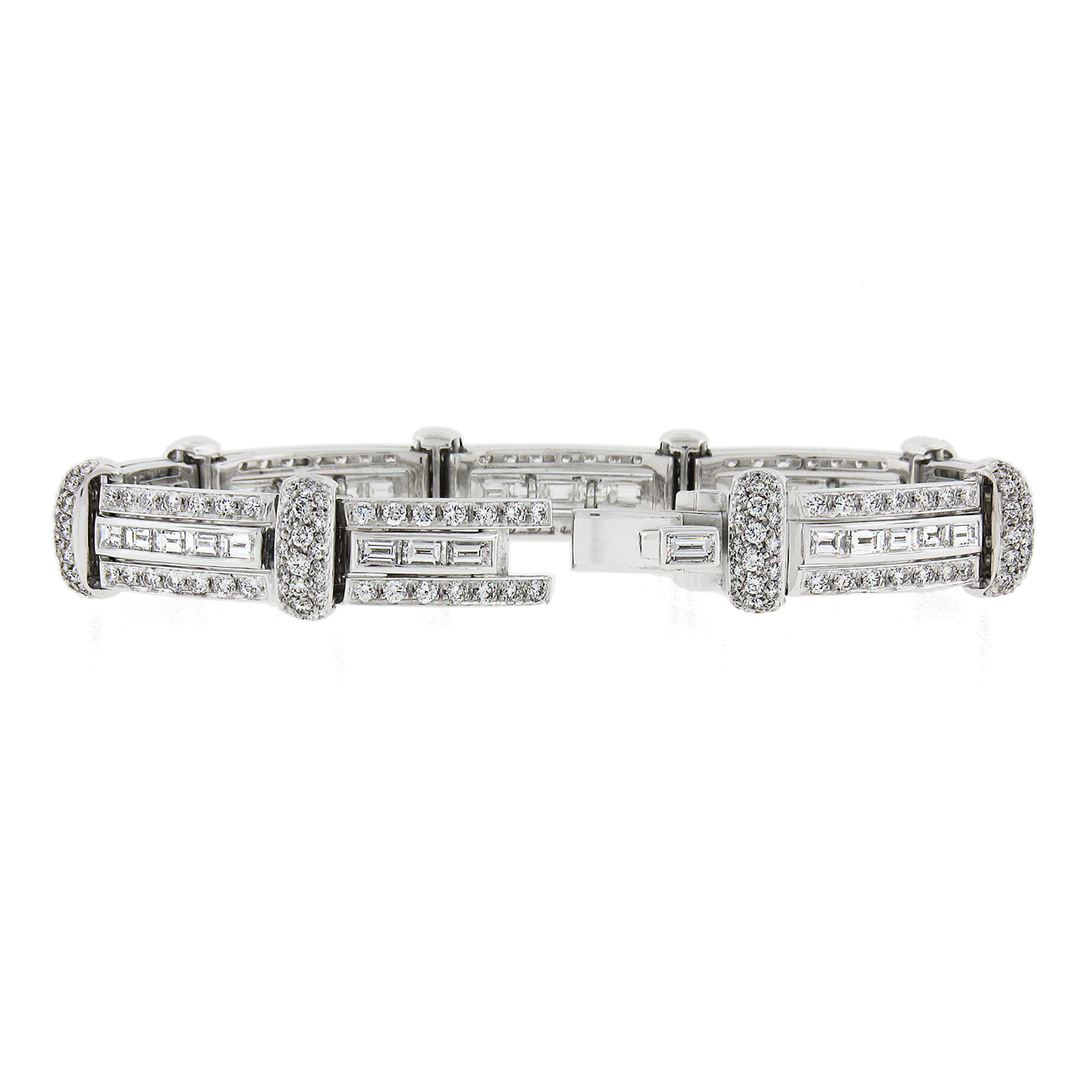 Baguette Cut 18K Gold 9.13ctw Quality FIERY Baguette Diamond Wide Link Statement Bracelet For Sale