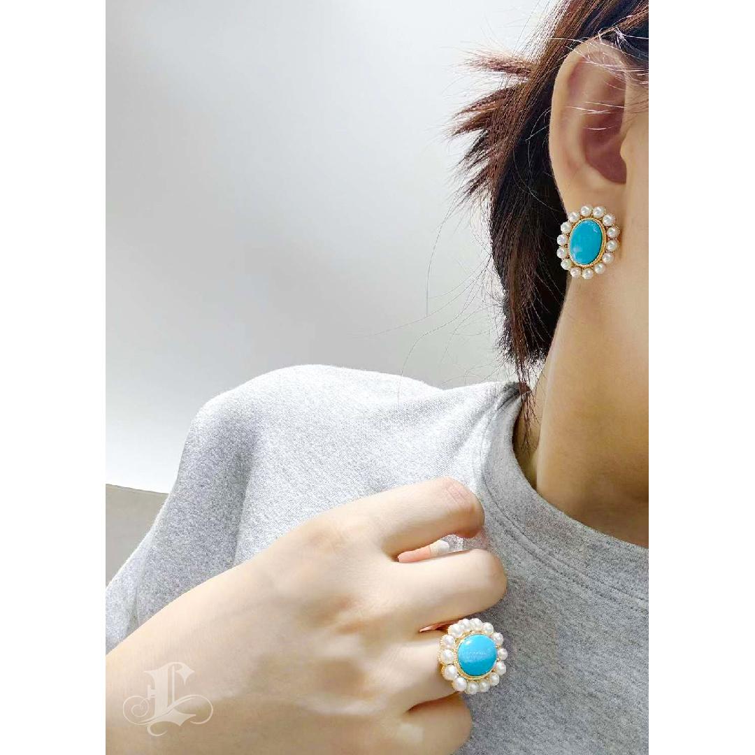 Uncut 【Caelmare】Cameo Pearl Halo Turquoise Stud Earrings For Sale