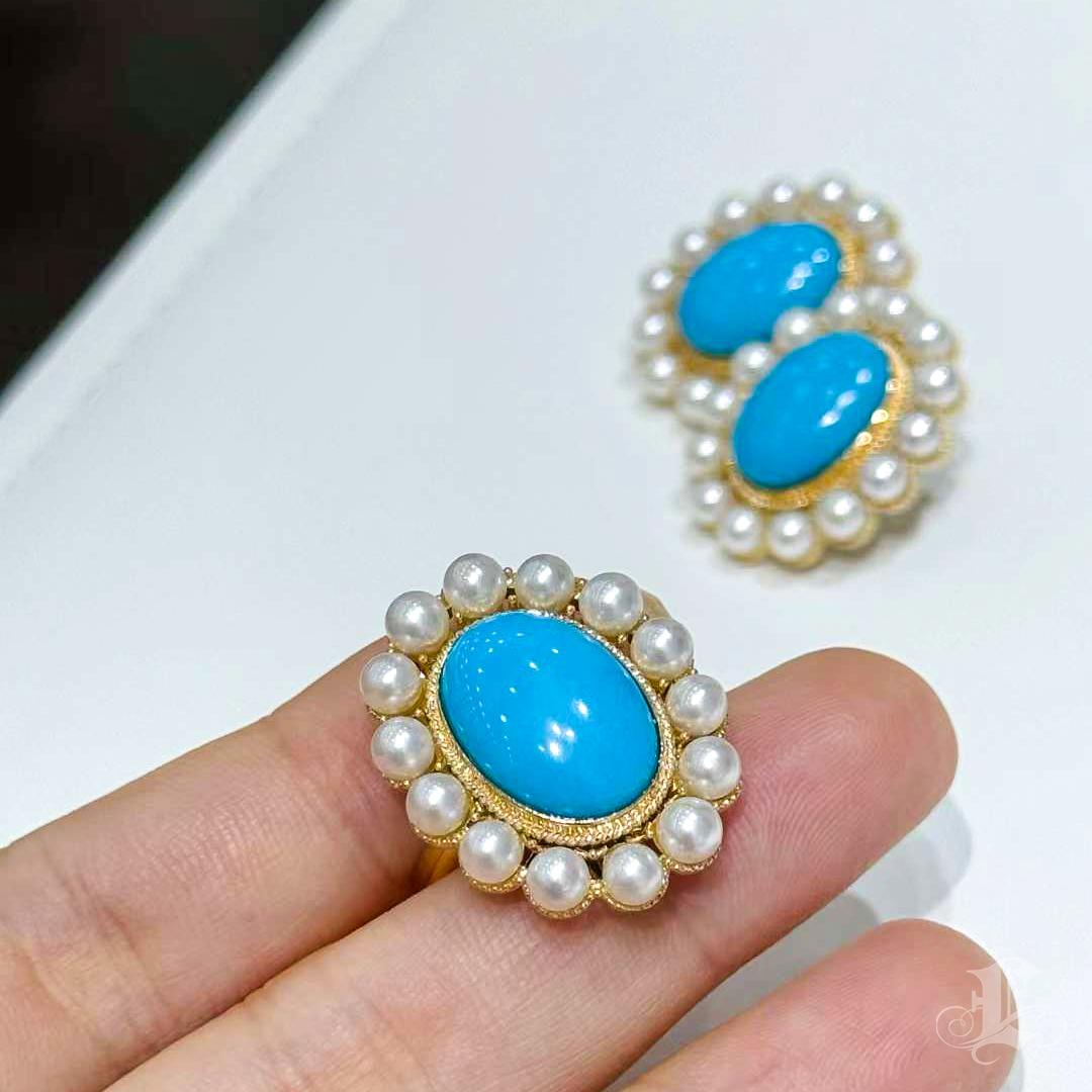 【Caelmare】Cameo Pearl Halo Turquoise Stud Earrings For Sale 4