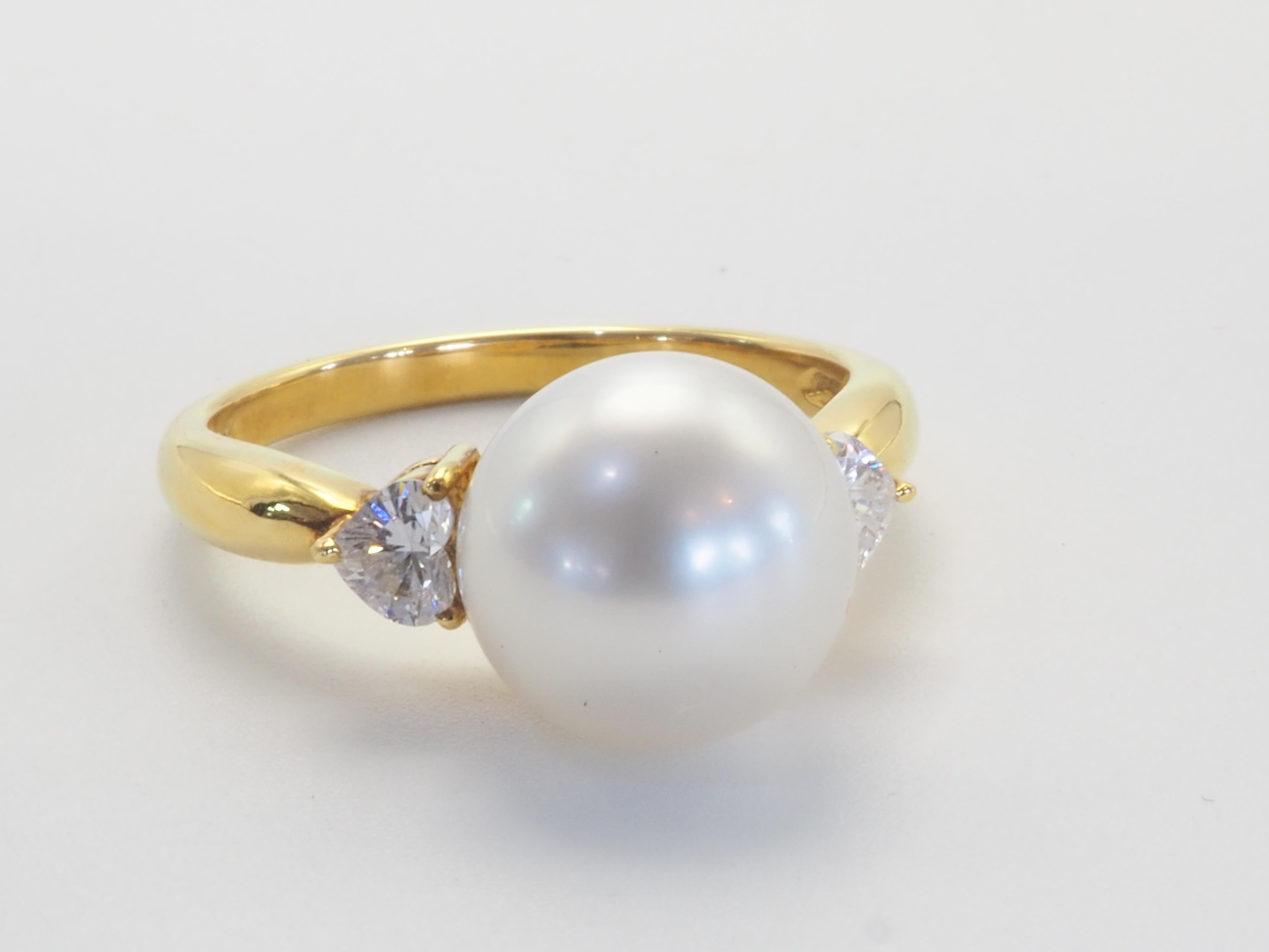 Women's 18k Gold 9.8mm South Sea Pearl & 0.32ct Heart Cut Diamond Engagement Ring For Sale