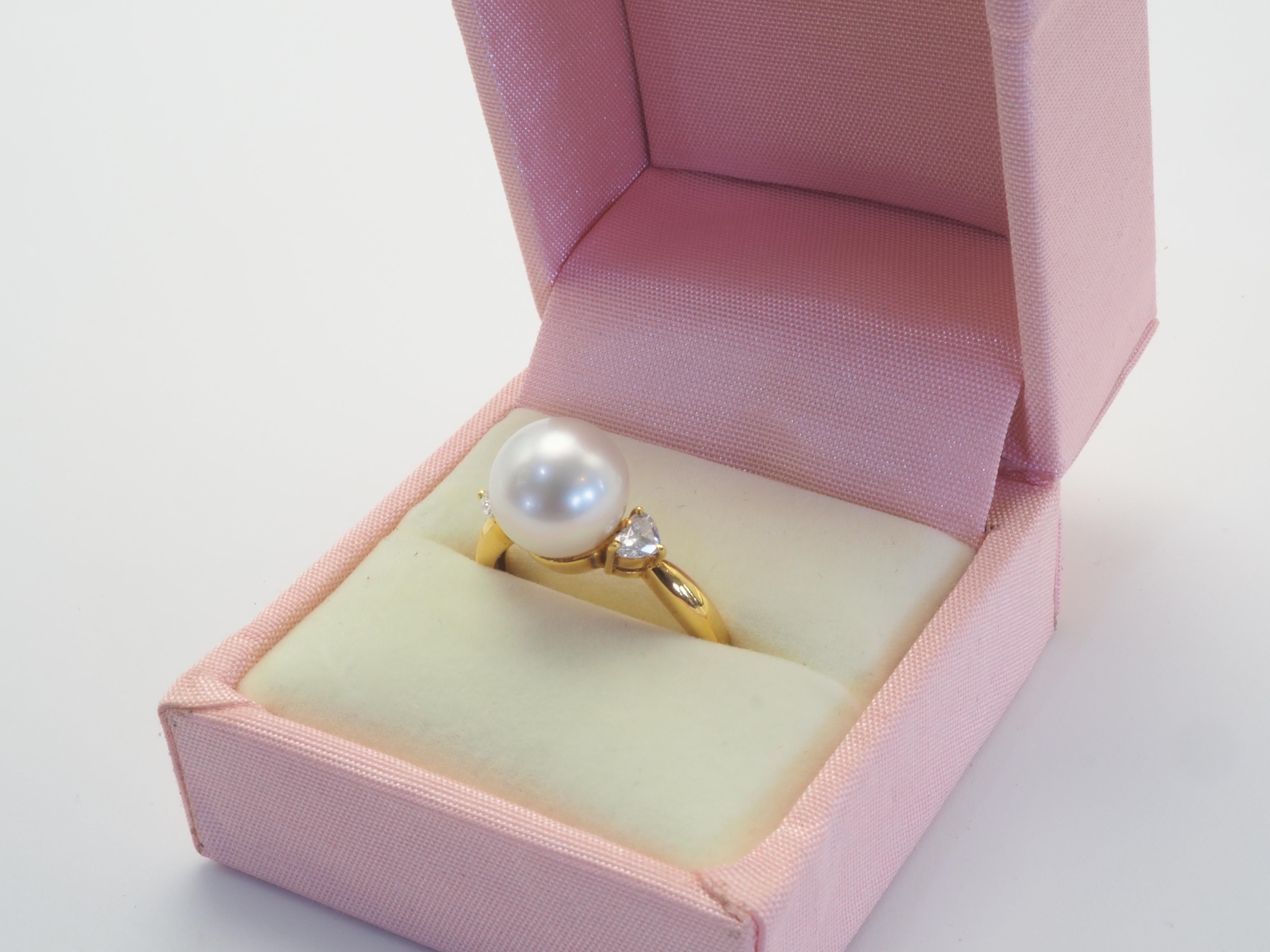 18k Gold 9.8mm South Sea Pearl & 0.32ct Heart Cut Diamond Engagement Ring For Sale 4