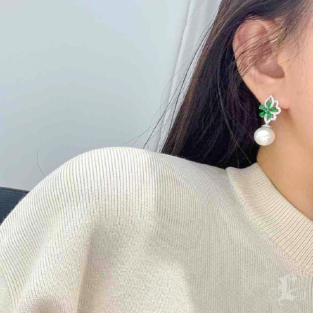 【Jādora】Shadow Blossom Convertible Jade & South Sea Pearl Earrings For Sale 6