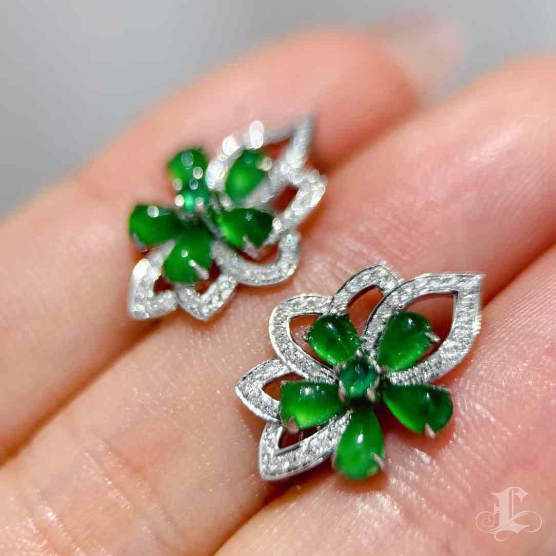 【Jādora】Shadow Blossom Convertible Jade & South Sea Pearl Earrings In New Condition For Sale In New York, NY