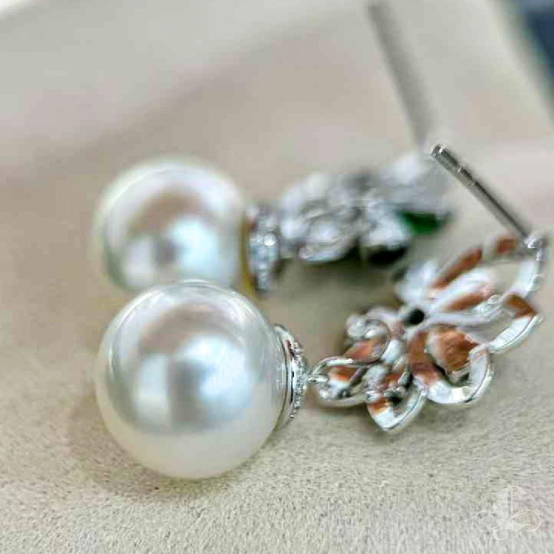 【Jādora】Shadow Blossom Convertible Jade & South Sea Pearl Earrings For Sale 3