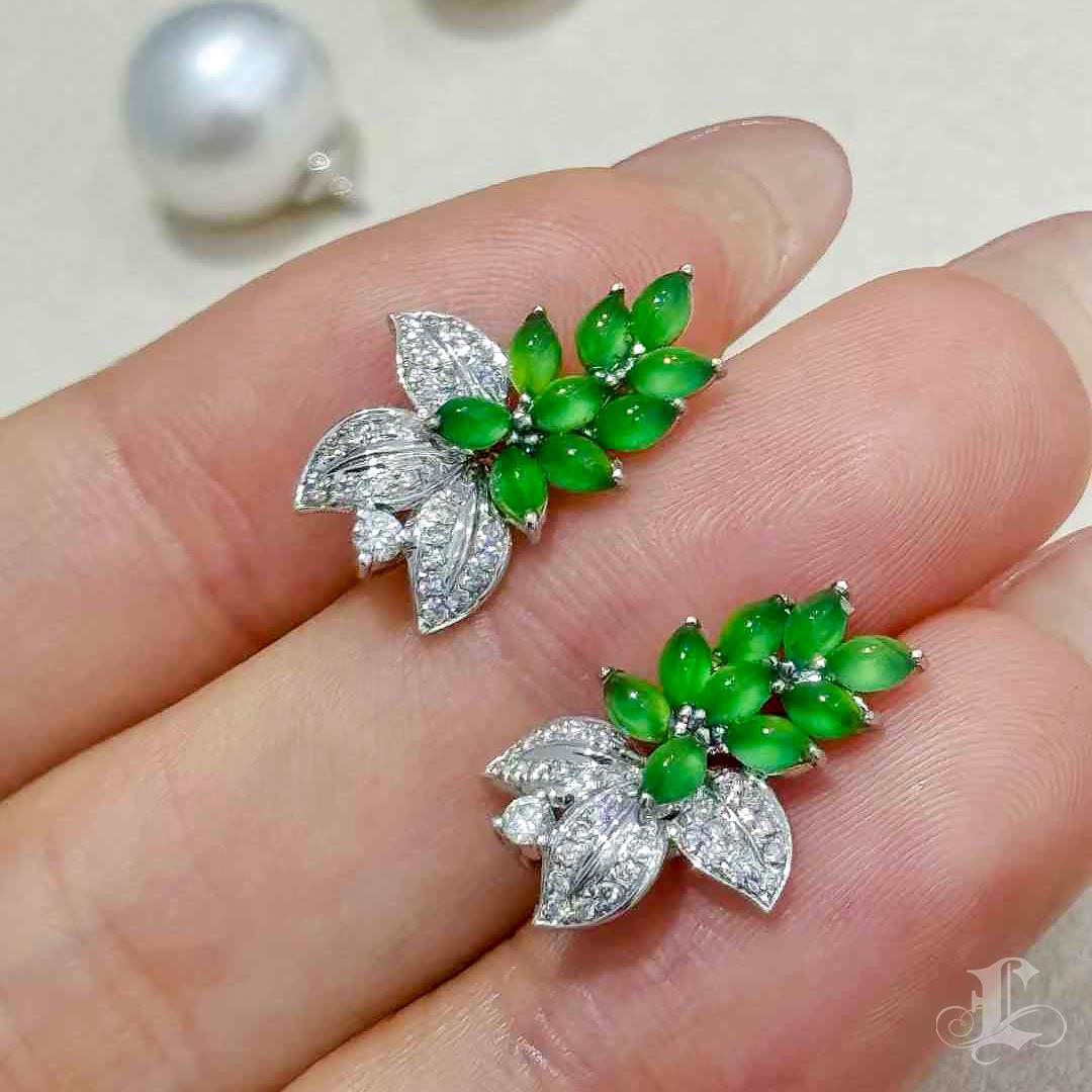【Jādora】Convertible Jade Bloom & South Sea Pearl Earrings In New Condition For Sale In New York, NY
