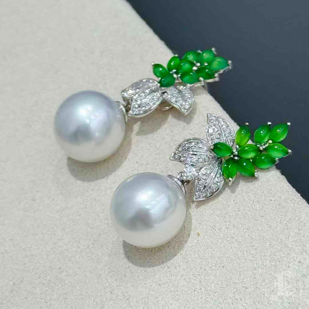 【Jādora】Convertible Jade Bloom & South Sea Pearl Earrings For Sale 3