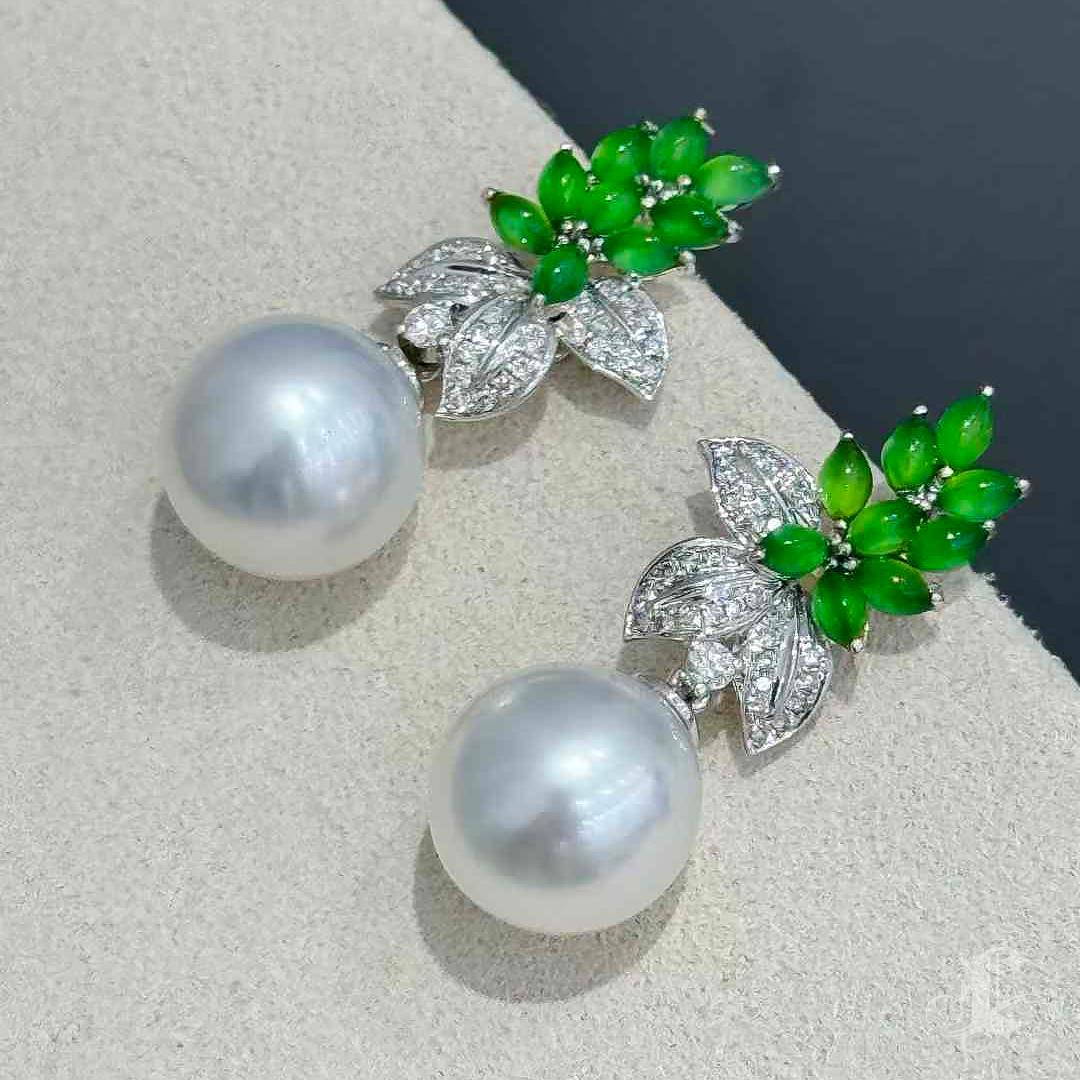 【Jādora】Convertible Jade Bloom & South Sea Pearl Earrings For Sale 4