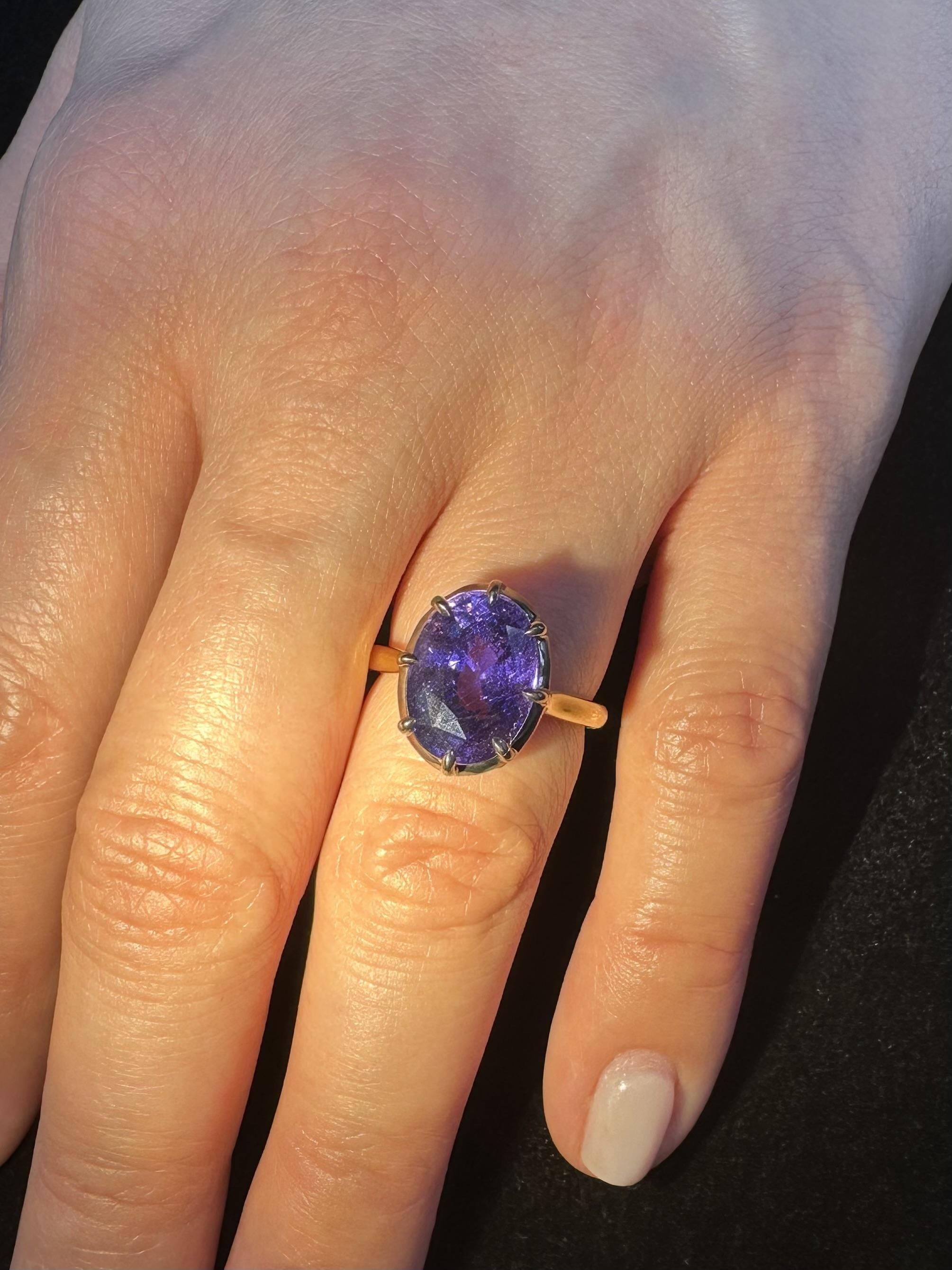18k Gold AGL 8.53ct Blue Pink Purple Color Change Sapphire Solitaire Collet Ring im Angebot 3