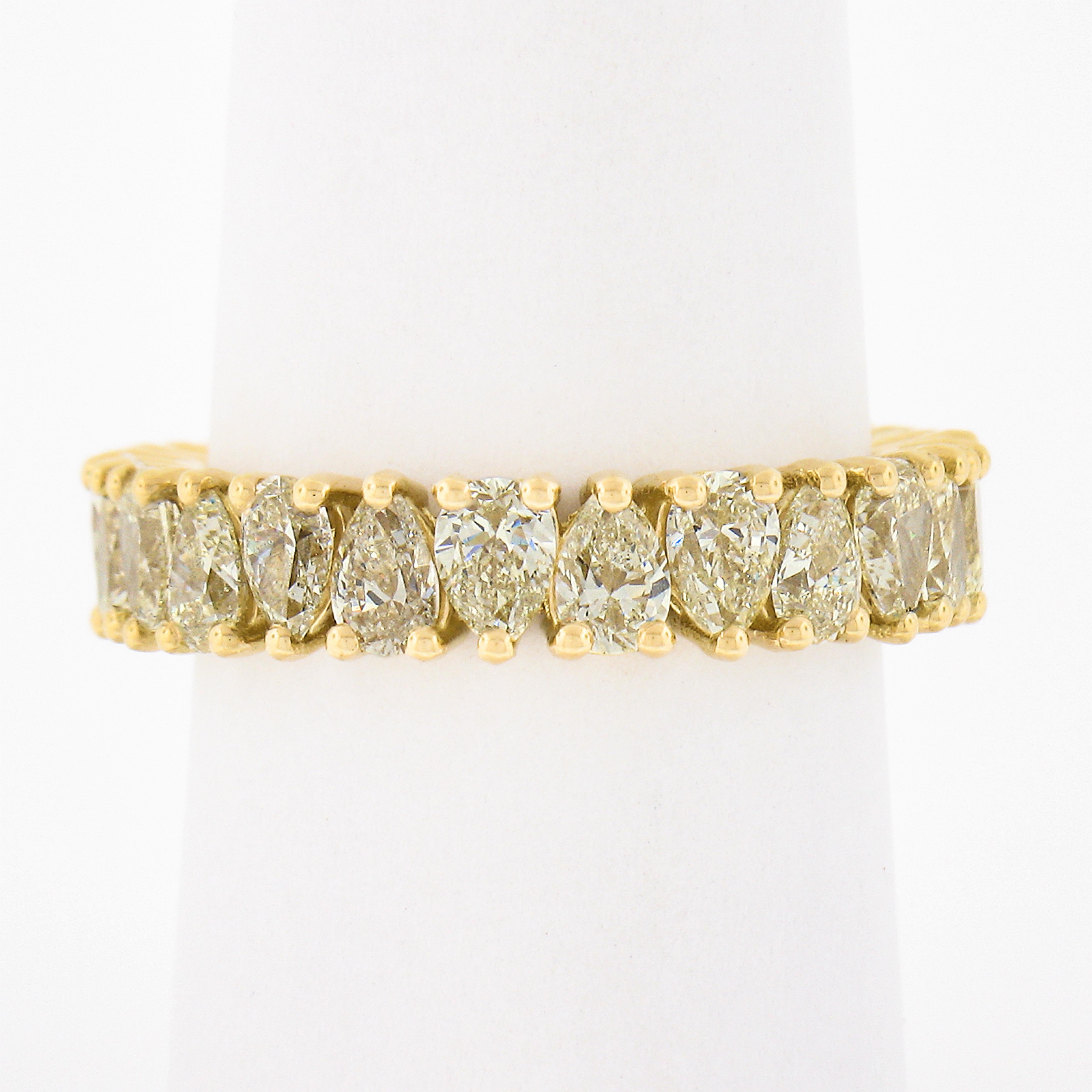Women's or Men's 18k Gold Alternating Pear Fancy Yellow Diamond Eternity Wedding Stack Band Ring For Sale