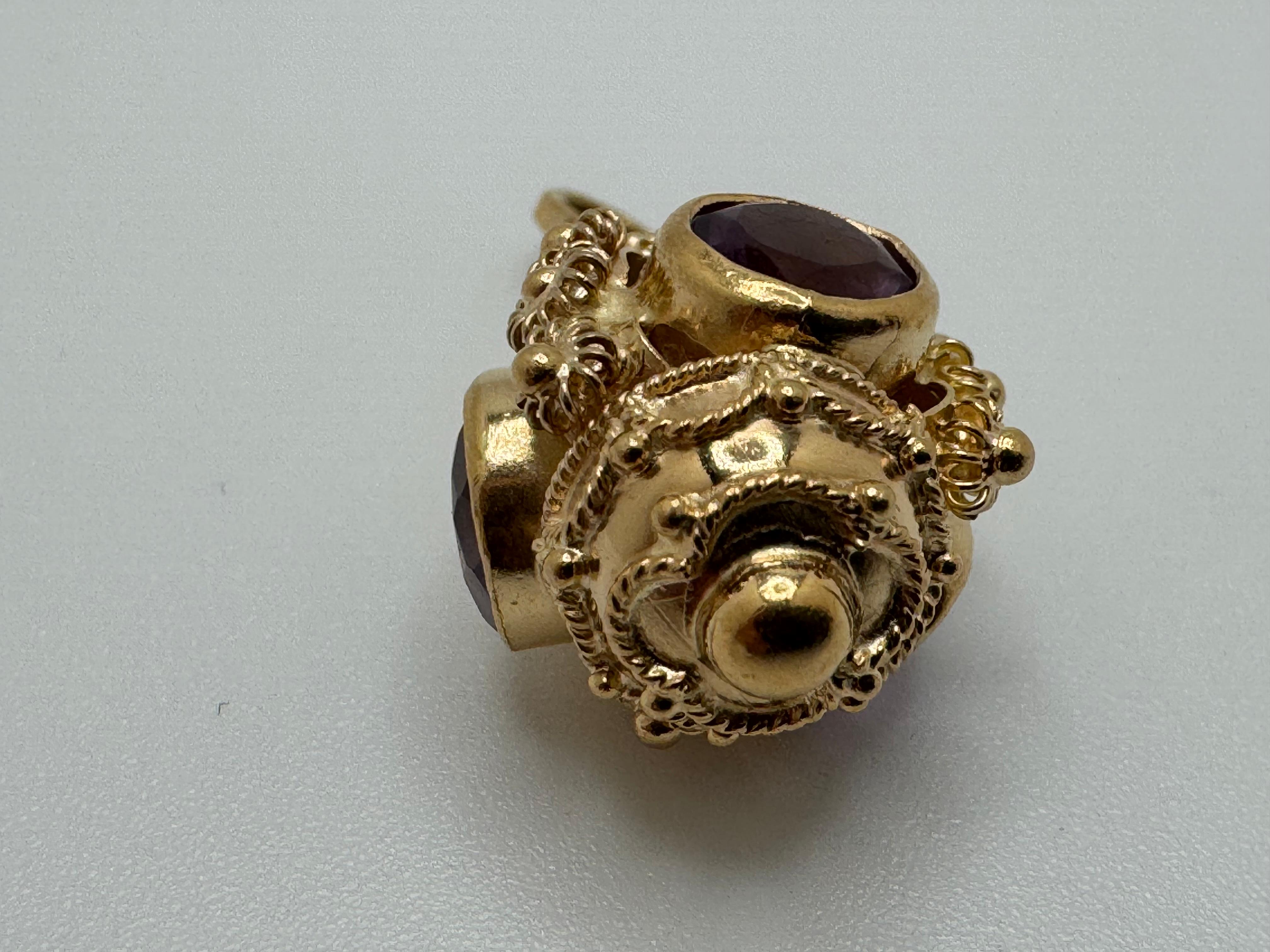 18k Gold Amethyst & Etruscan Pendent im Zustand „Gut“ im Angebot in Palm Desert, CA