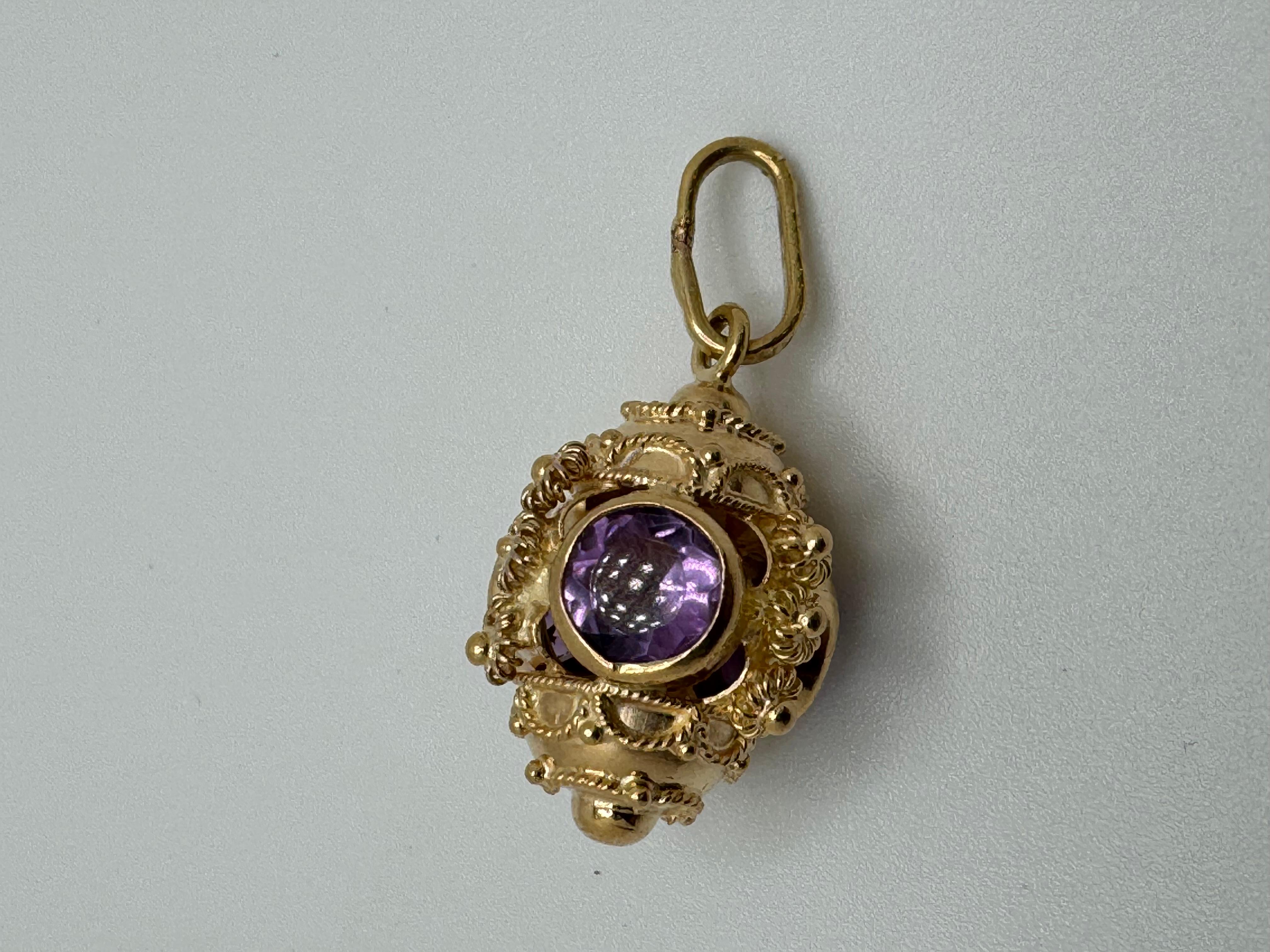 18k Gold Amethyst & Etruscan Pendent im Angebot 3