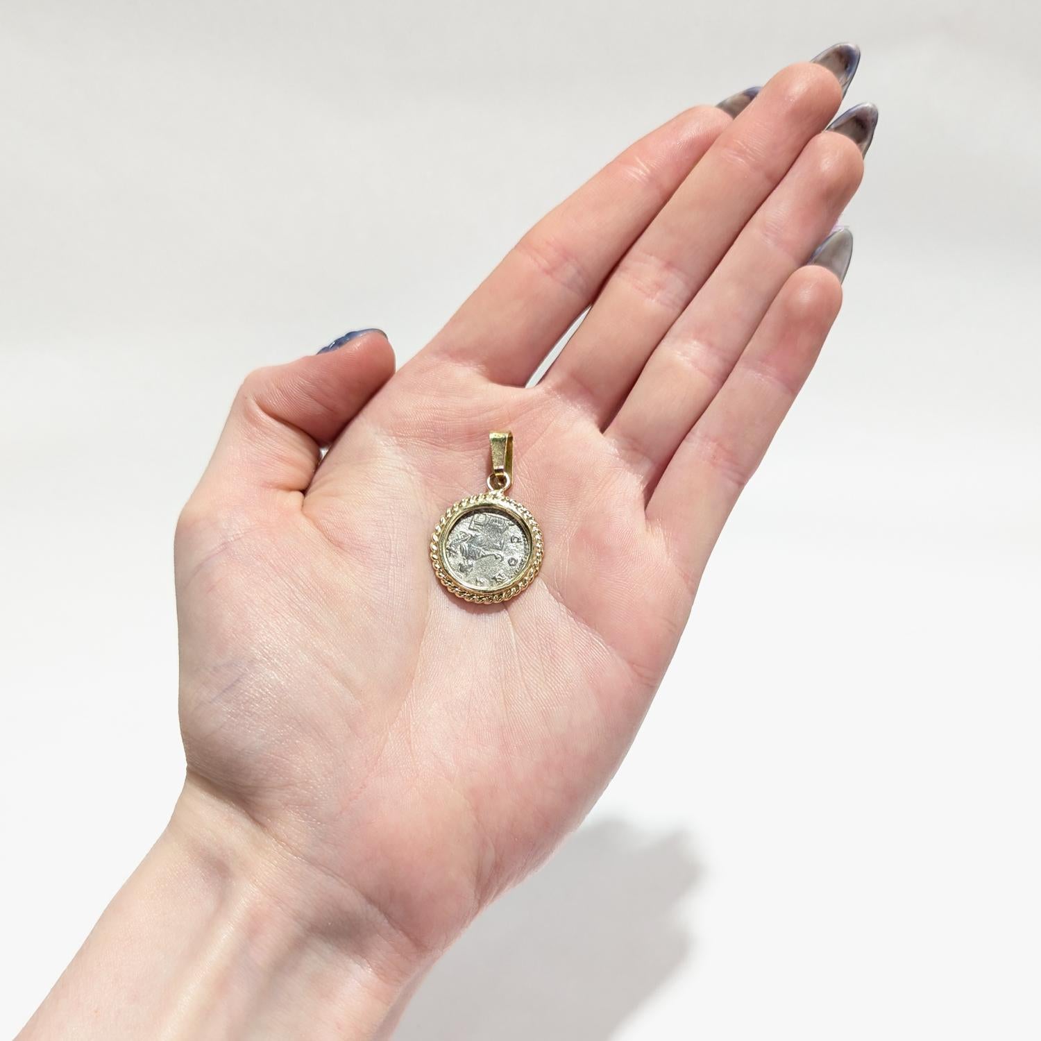 Romain classique Pendentif Denier Severus Alexander en or 18K et pièces de monnaie romaines anciennes en vente