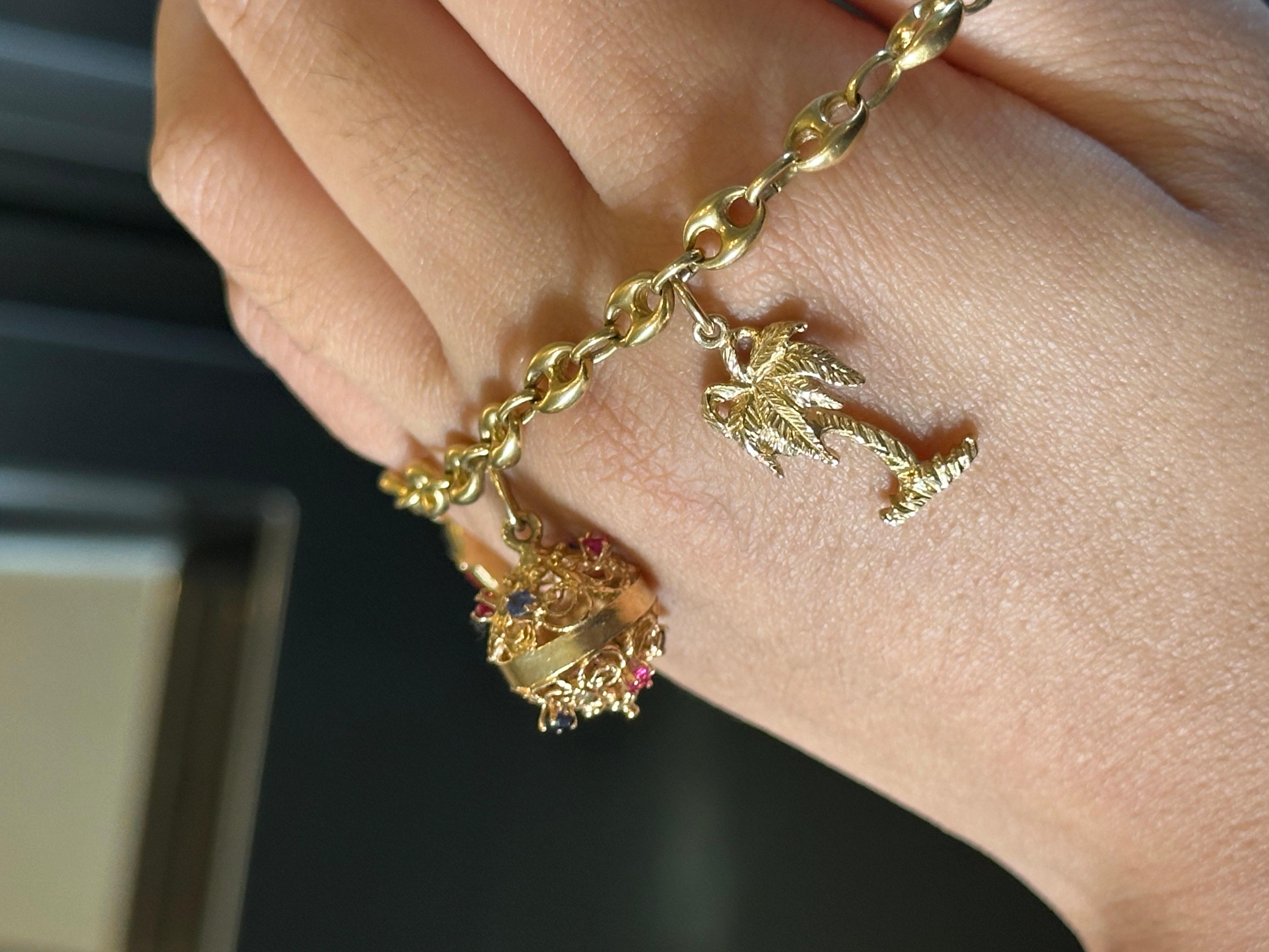18 Karat Gold und 14 Karat Gelbgold Vintage Charm-Armband Damen