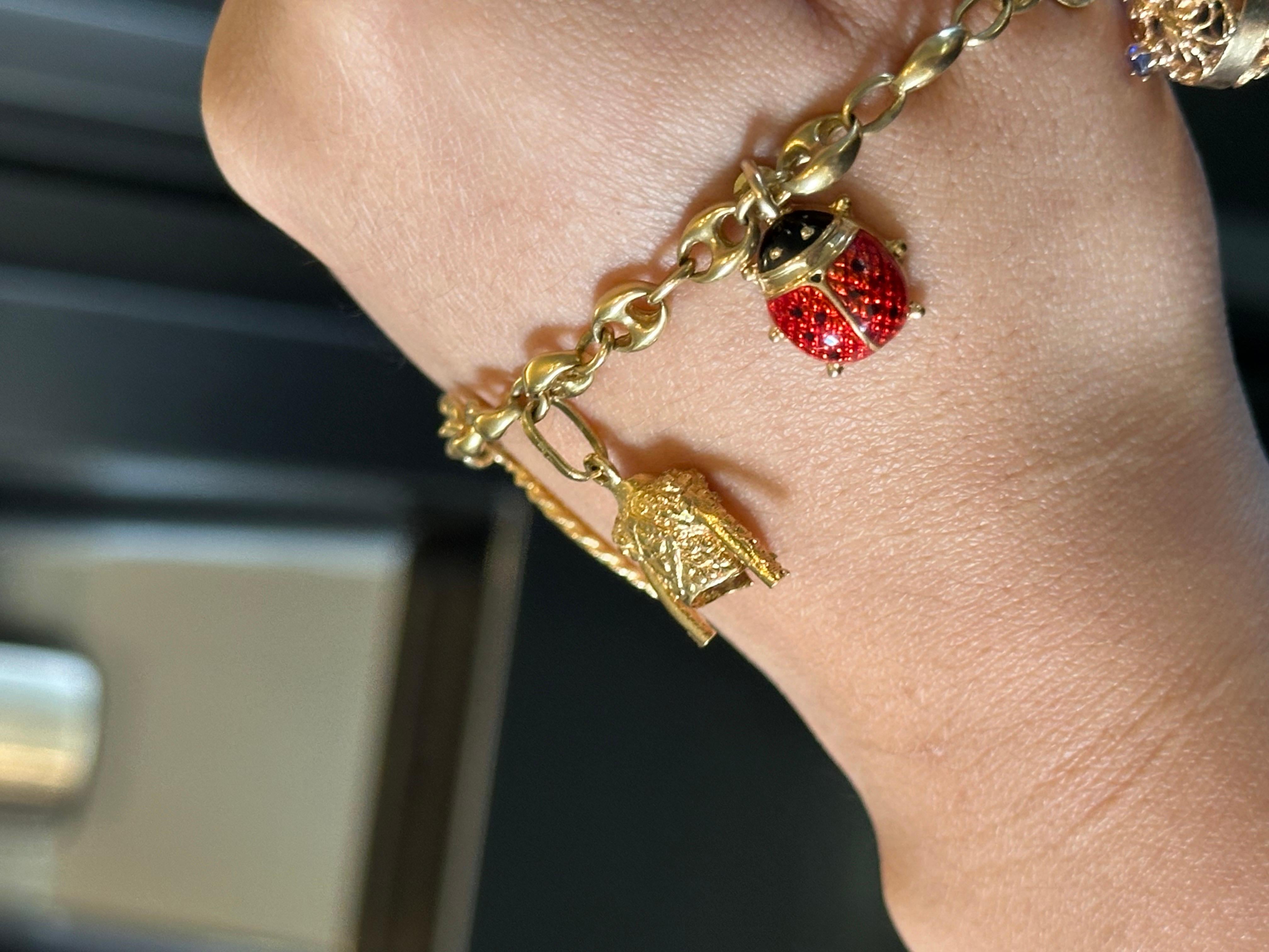 18 Karat Gold und 14 Karat Gelbgold Vintage Charm-Armband 3