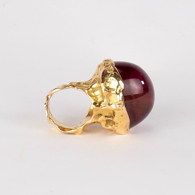 Modernist 18 Karat Gold and Amethyst Cabochon Italian Cocktail Ring