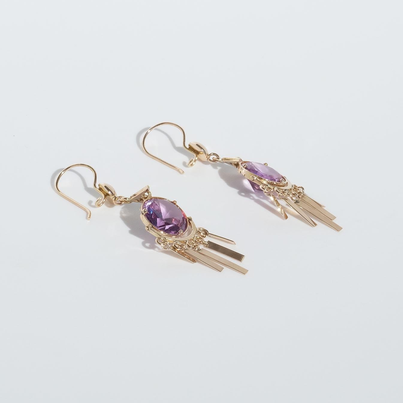 18k Gold and Amethyst Earrings Made in the 1970s In Good Condition For Sale In Stockholm, SE