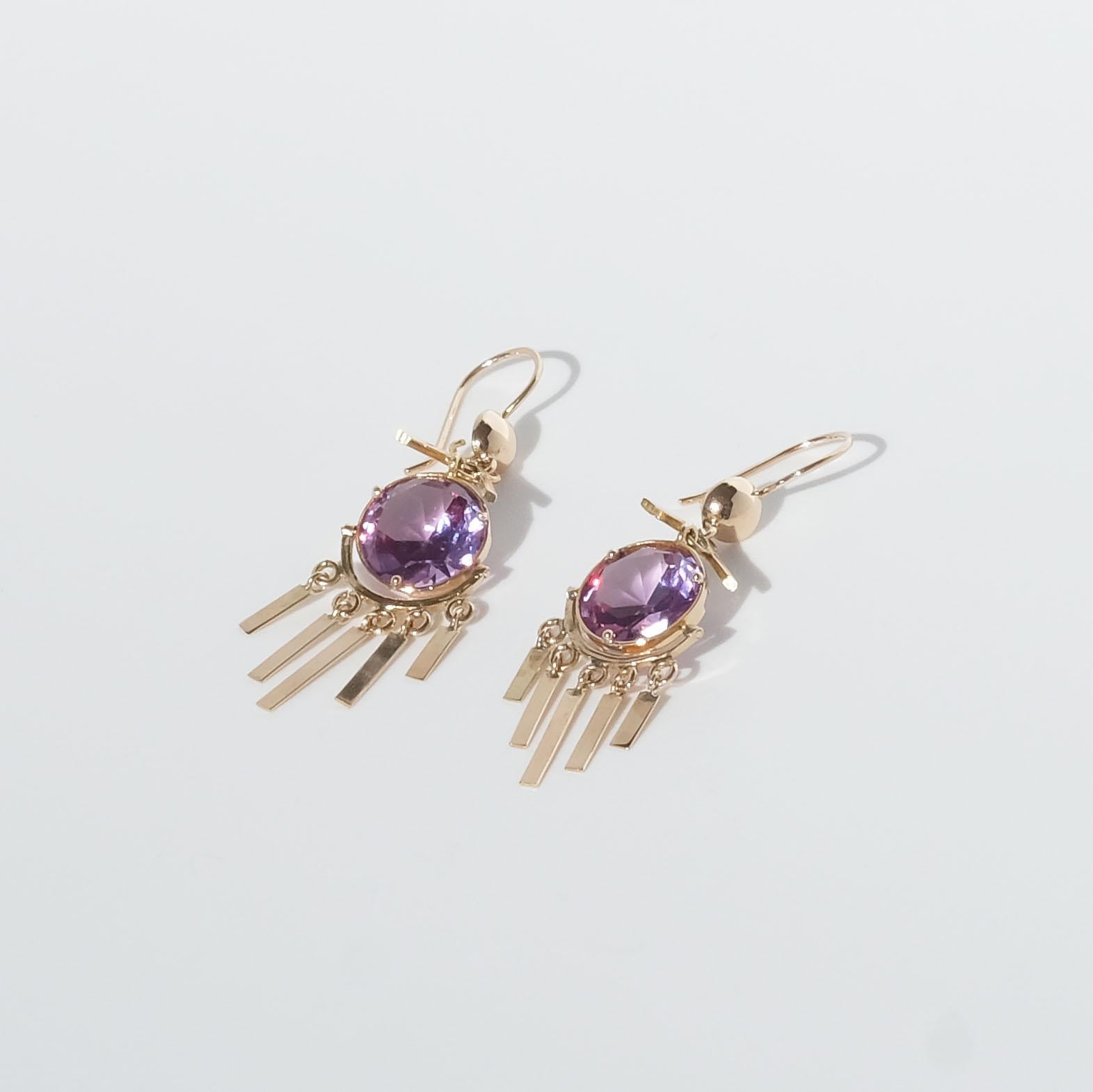 Women's or Men's 18k Gold and Amethyst Earrings Made in the 1970s For Sale