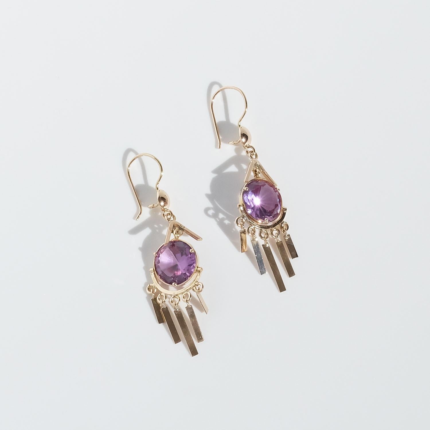 18k Gold and Amethyst Earrings Made in the 1970s For Sale 1