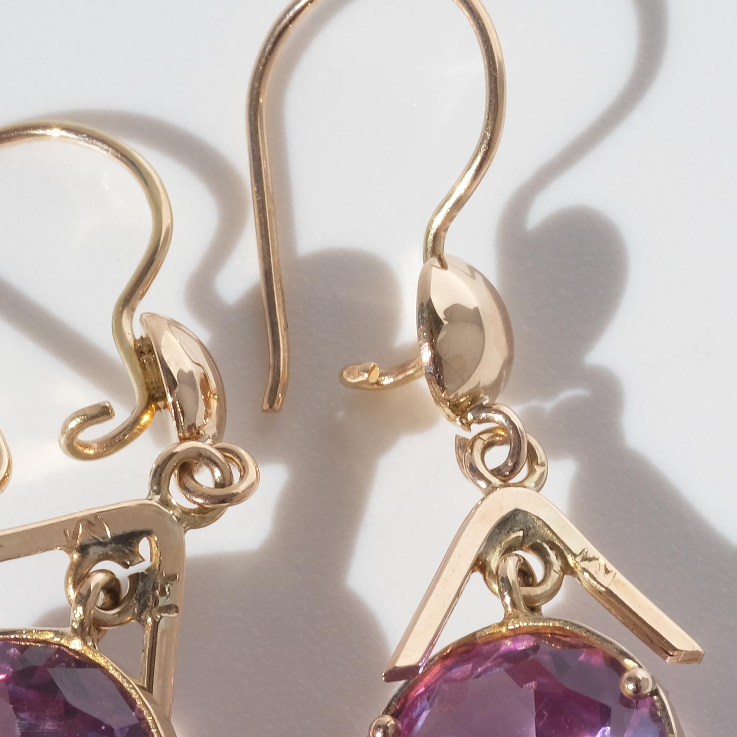 18k Gold and Amethyst Earrings Made in the 1970s For Sale 2