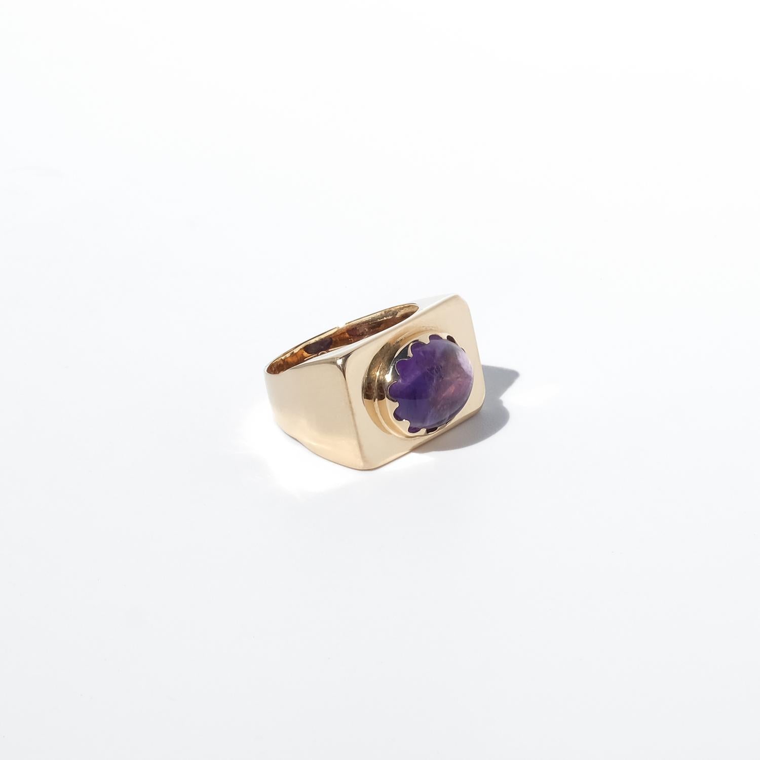 Women's or Men's 18K Gold and Amethyst Ring Made 1951 For Sale