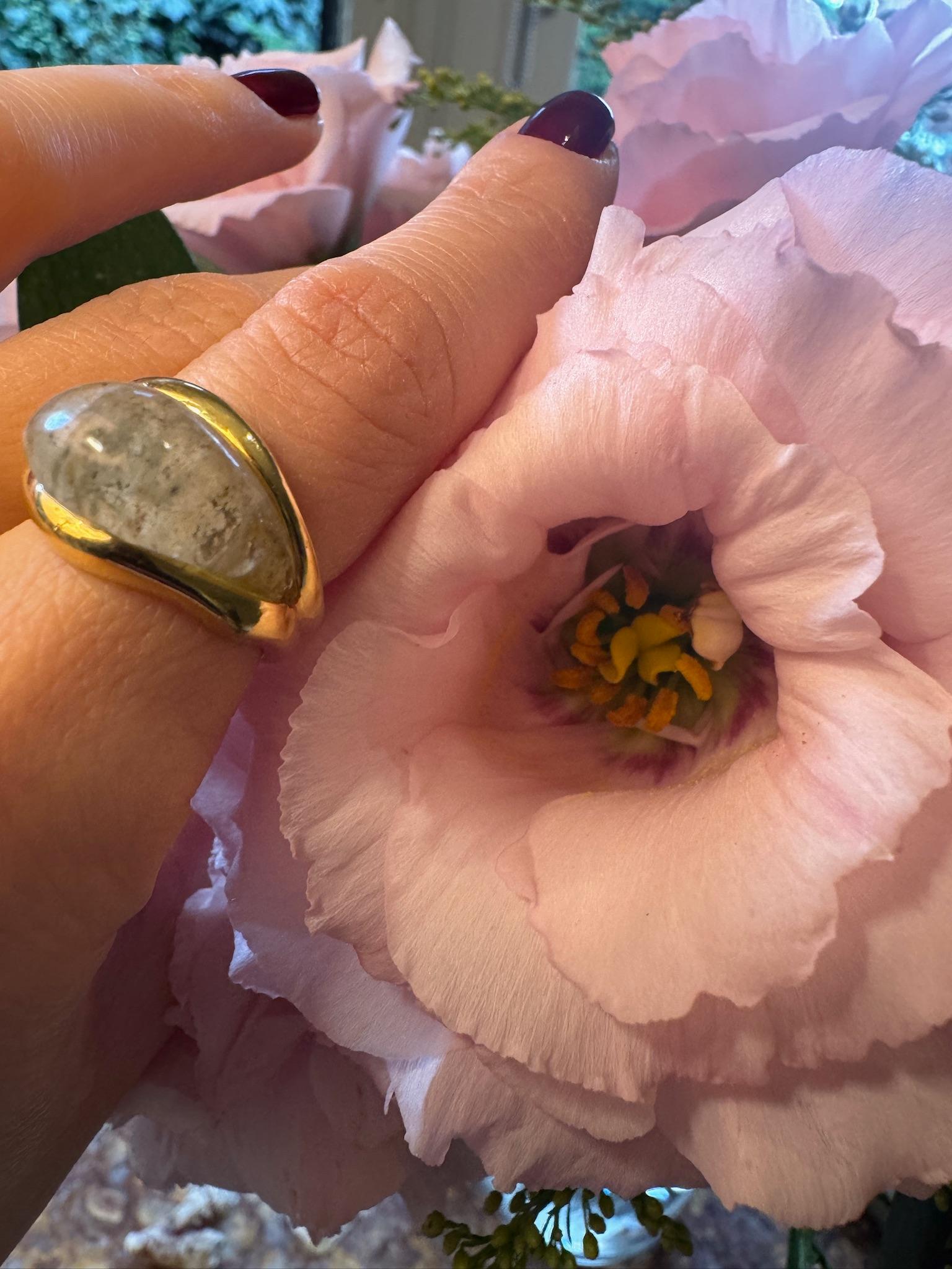 in vendita:  Anello con goccia SU in oro 18k e acquamarina Grande 10