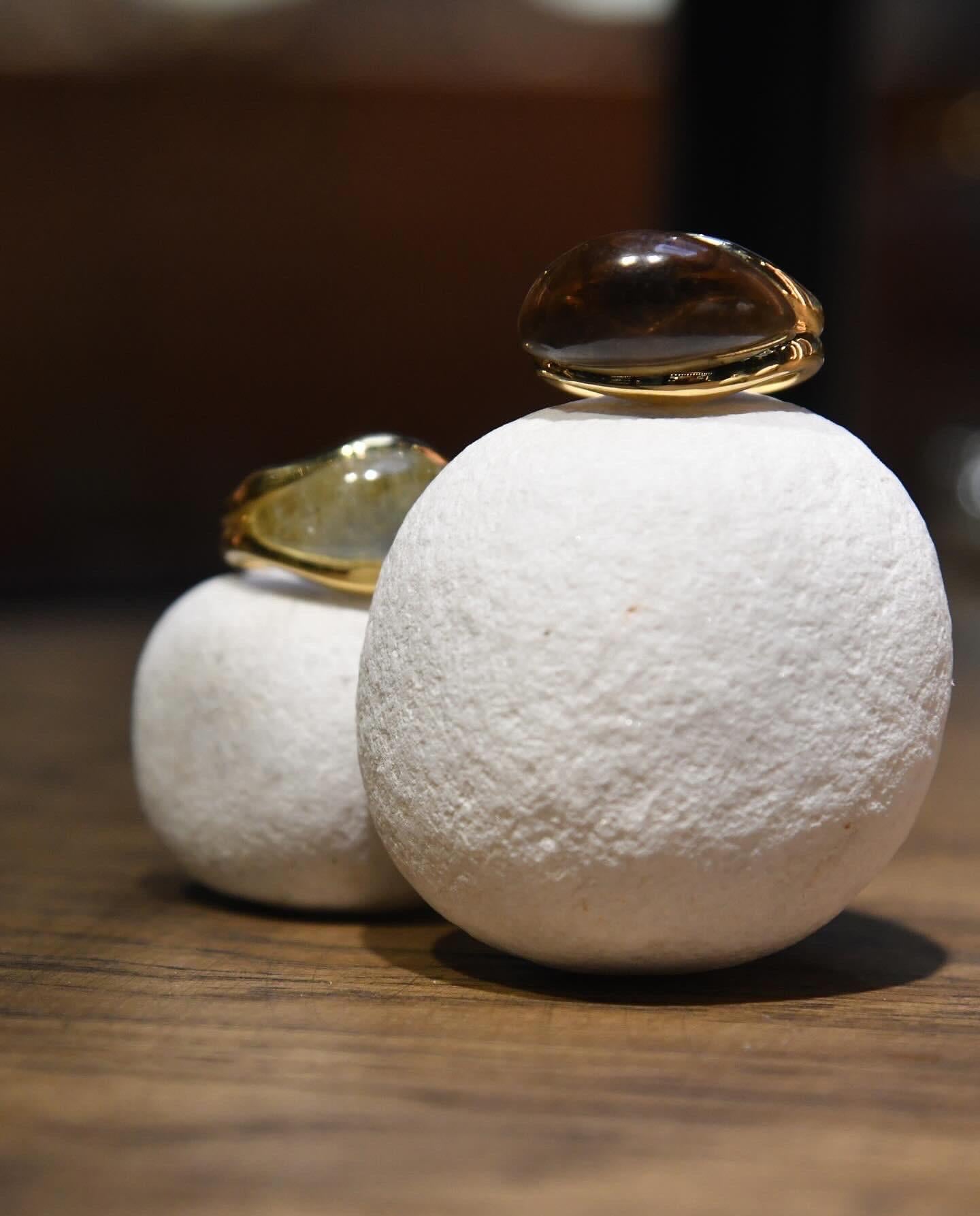 in vendita:  Anello con goccia SU in oro 18k e acquamarina Grande 11