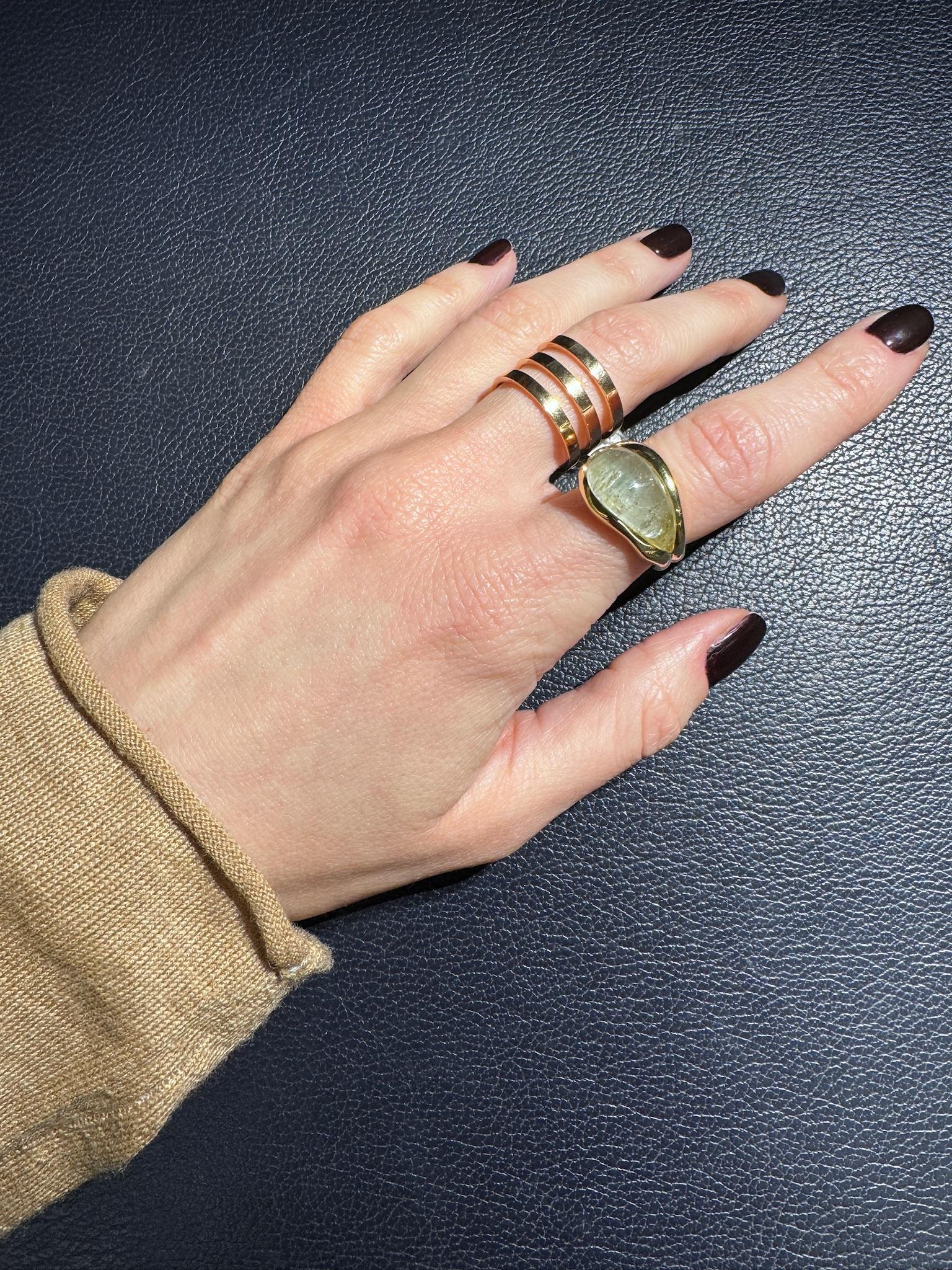 in vendita:  Anello con goccia SU in oro 18k e acquamarina Grande 16