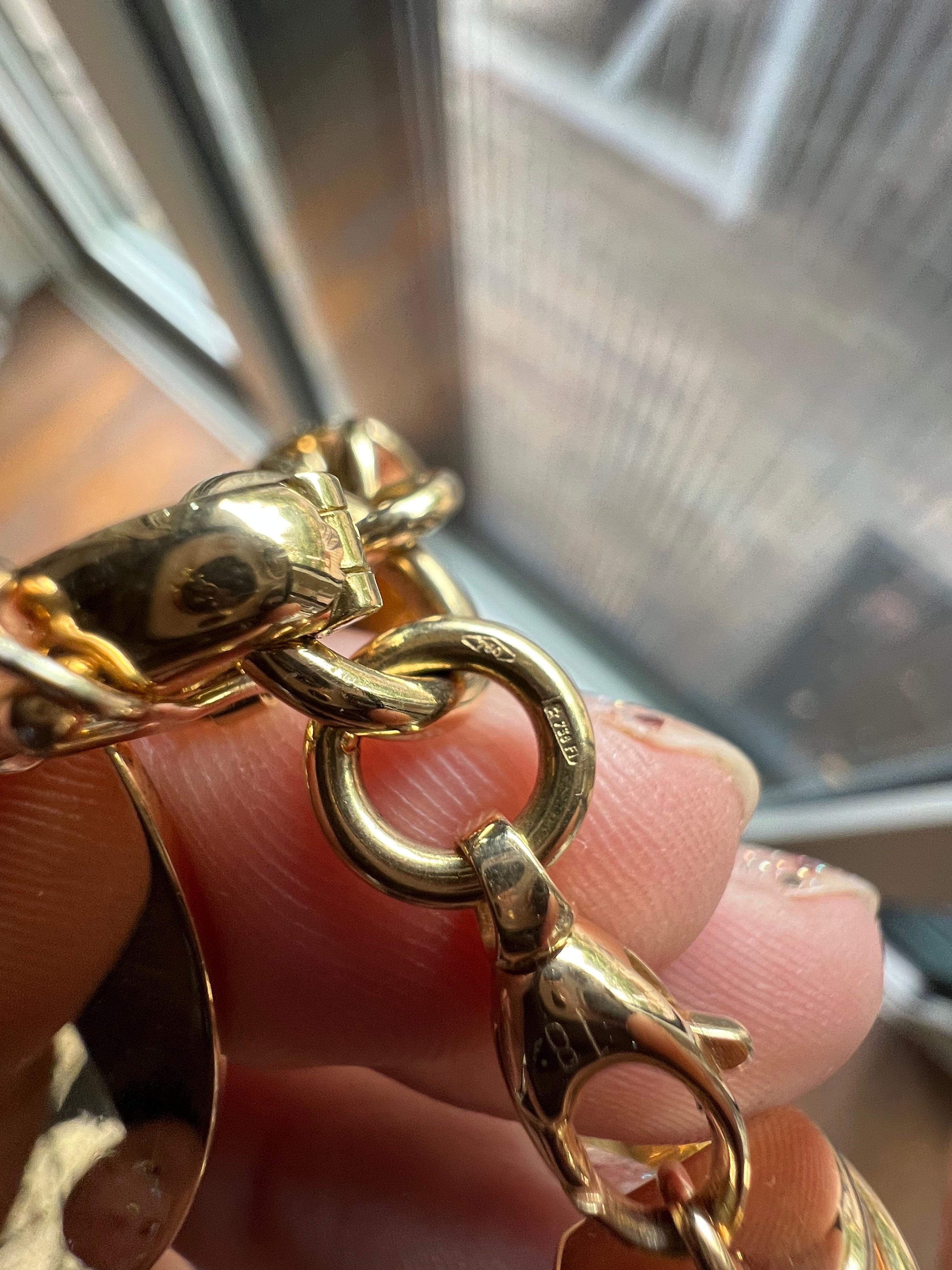 18k gold and black enamel bracelet by Gucci. For Sale 3