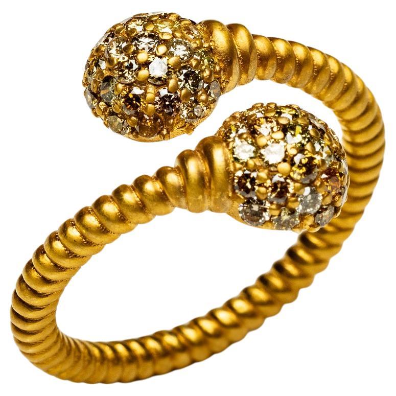 Anello in oro 18 carati e diamanti champagne in vendita