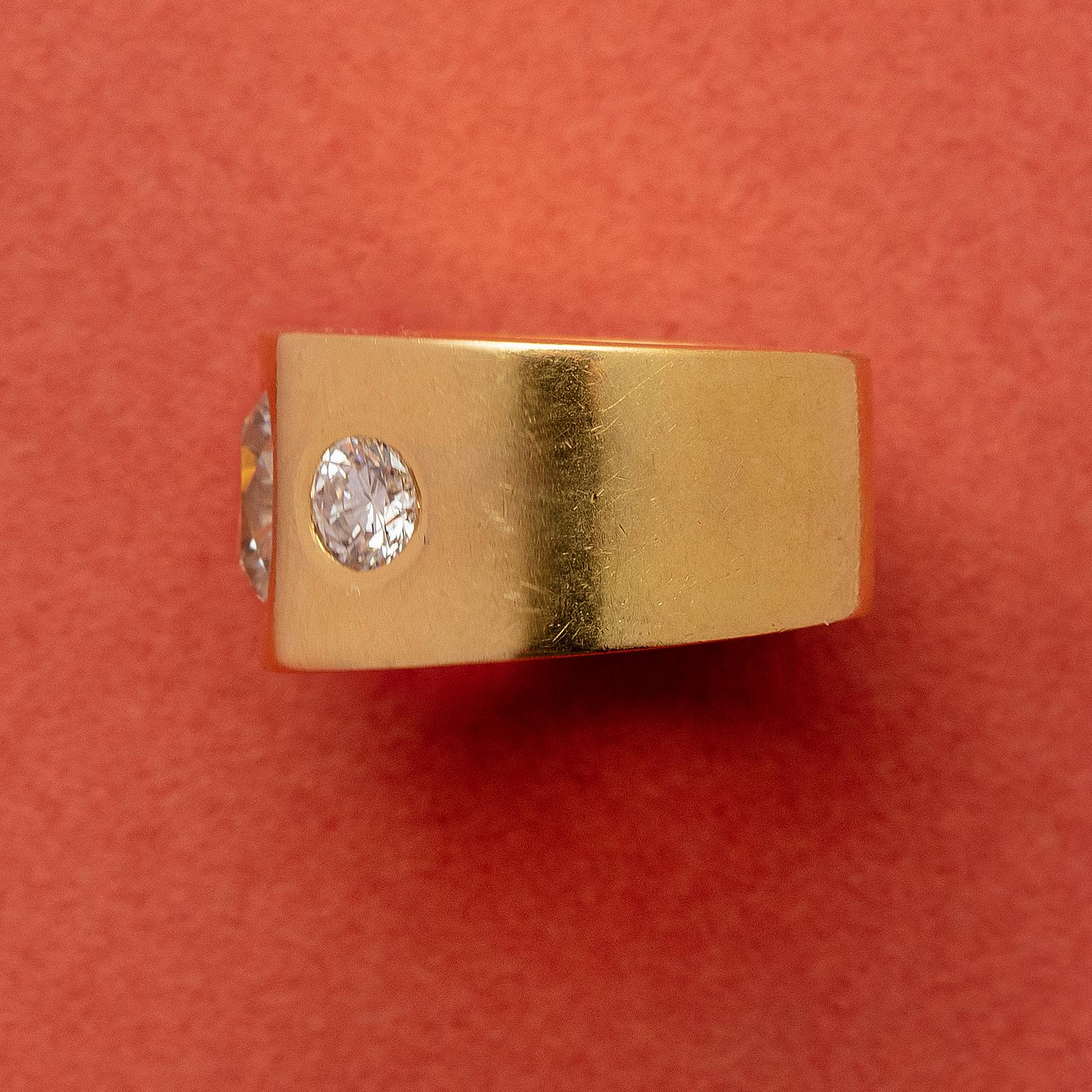 18k Gold and Diamond Band Ring In Good Condition For Sale In Amsterdam, NL