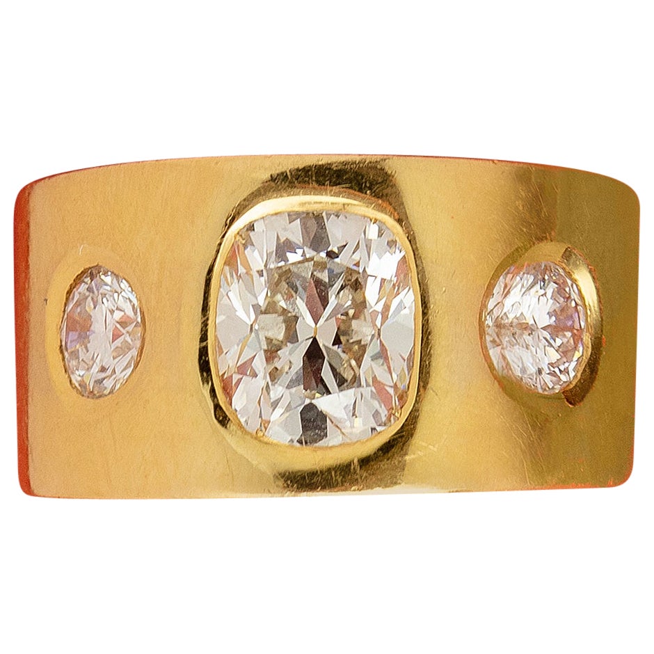 Ring aus 18 Karat Gold und Diamanten