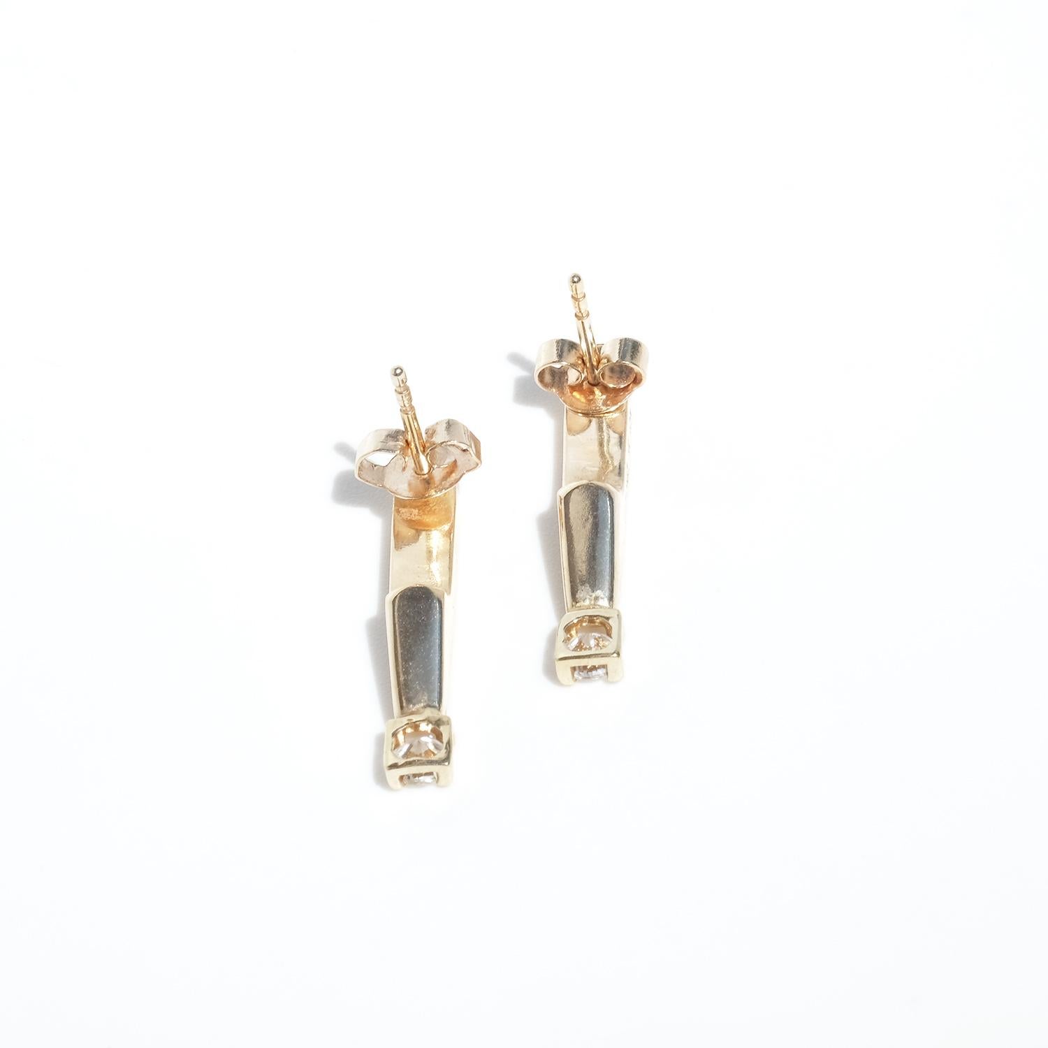 Orecchini in oro 18 carati e diamanti di Carl Larsson Guldsmed AB Made 1997 In condizioni buone in vendita a Stockholm, SE