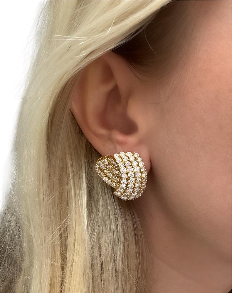 Contemporaneo Orecchini in oro 18K e diamanti in vendita