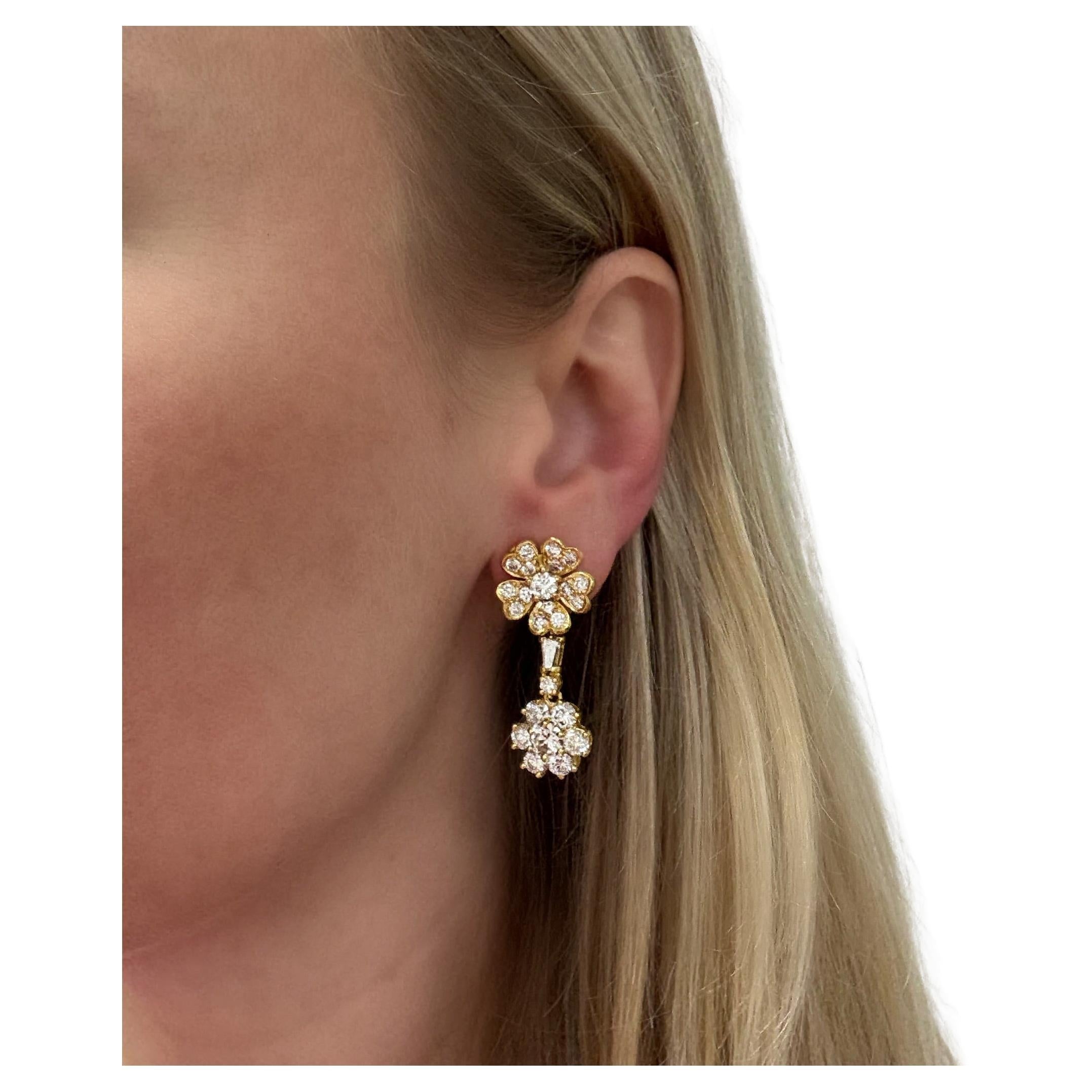 18K Gold and Diamond Flower Earrings