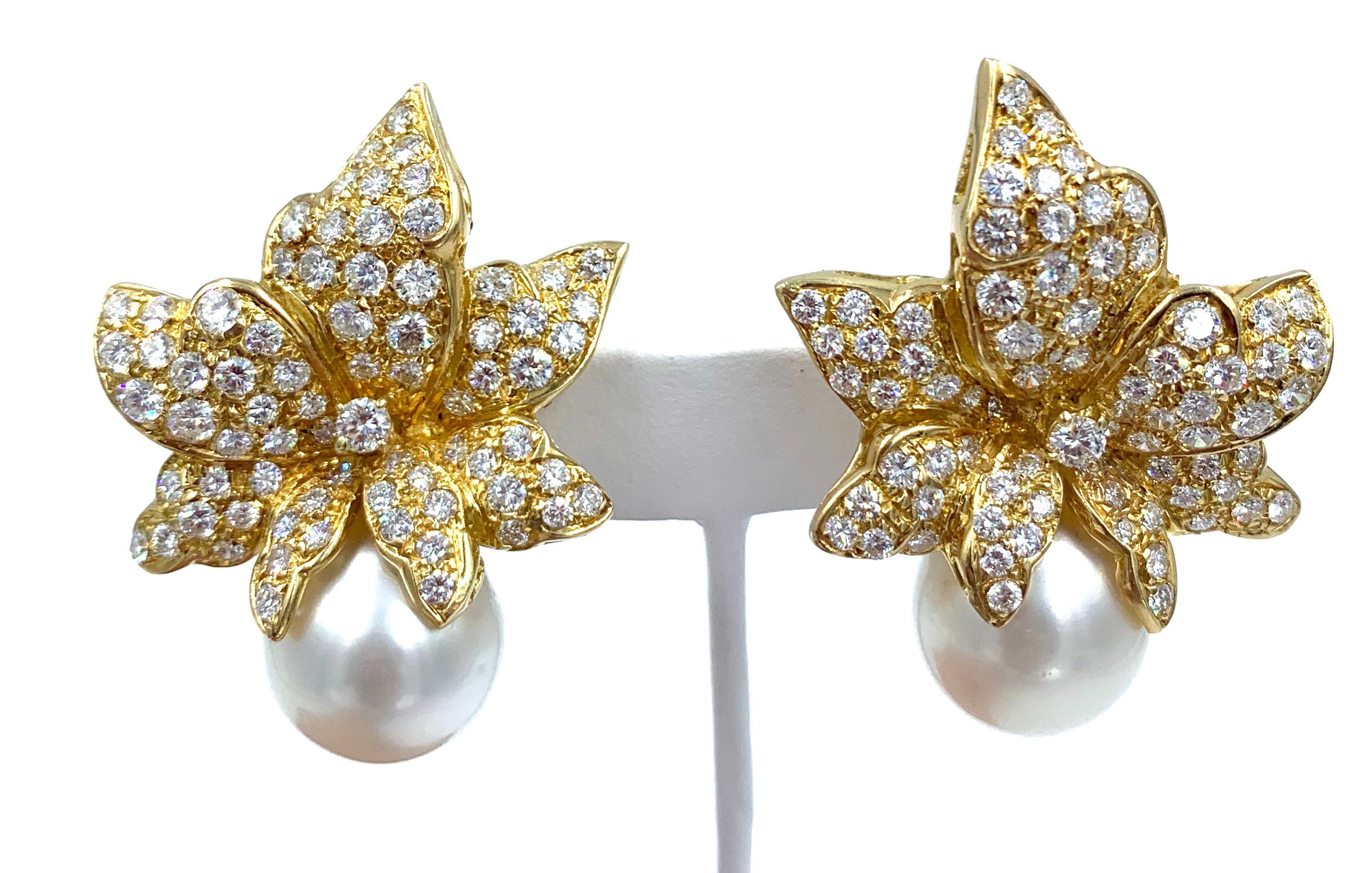 18 Karat Gold and Diamond Flower Shaped Earrings with Huge South Sea Pearl In Good Condition For Sale In West Palm Beach, FL