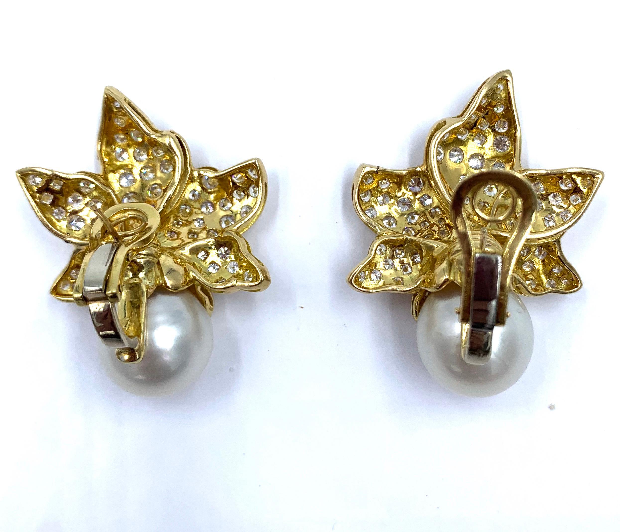 18 Karat Gold and Diamond Flower Shaped Earrings with Huge South Sea Pearl For Sale 2