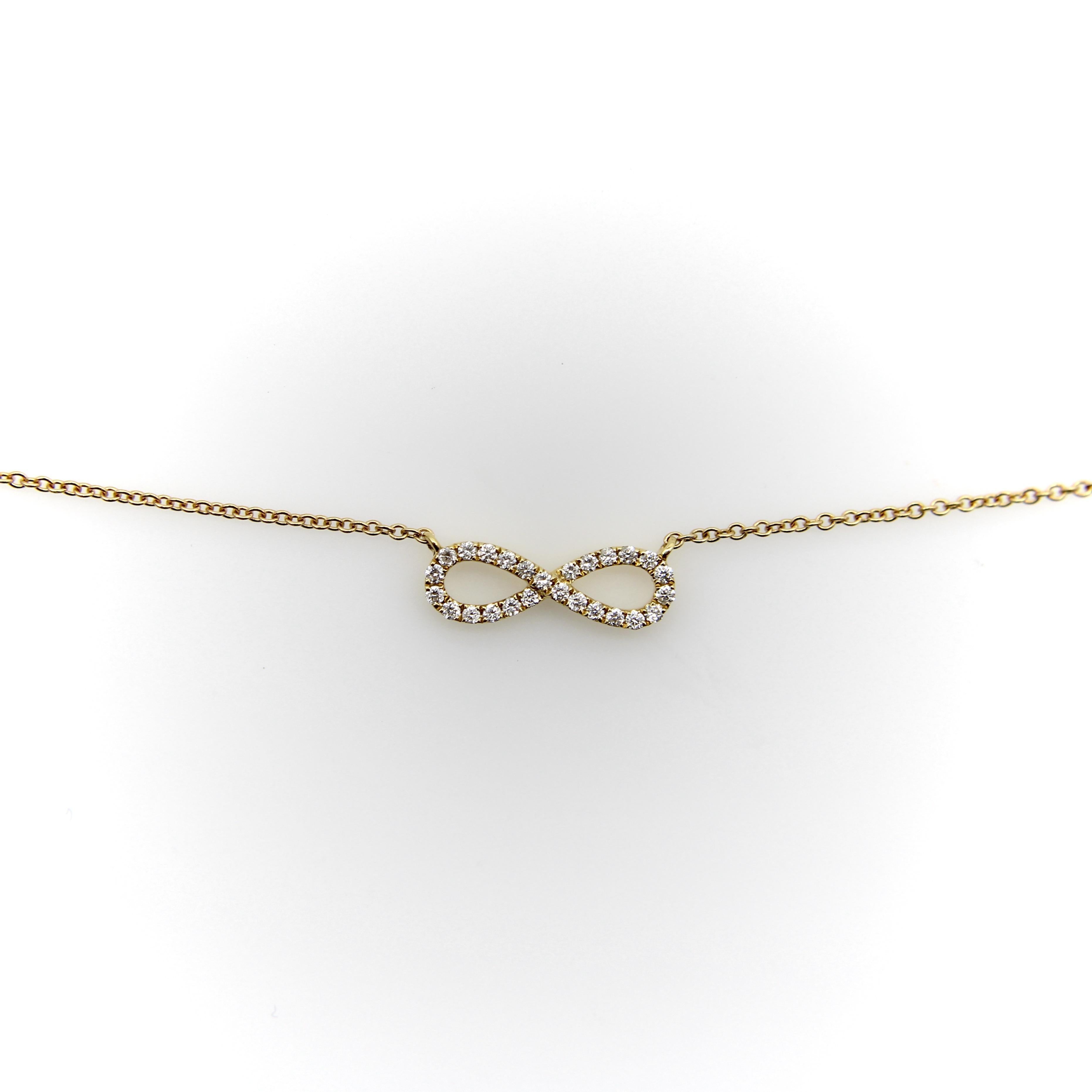 Round Cut 18K Gold and Diamond Infinity Necklace For Sale