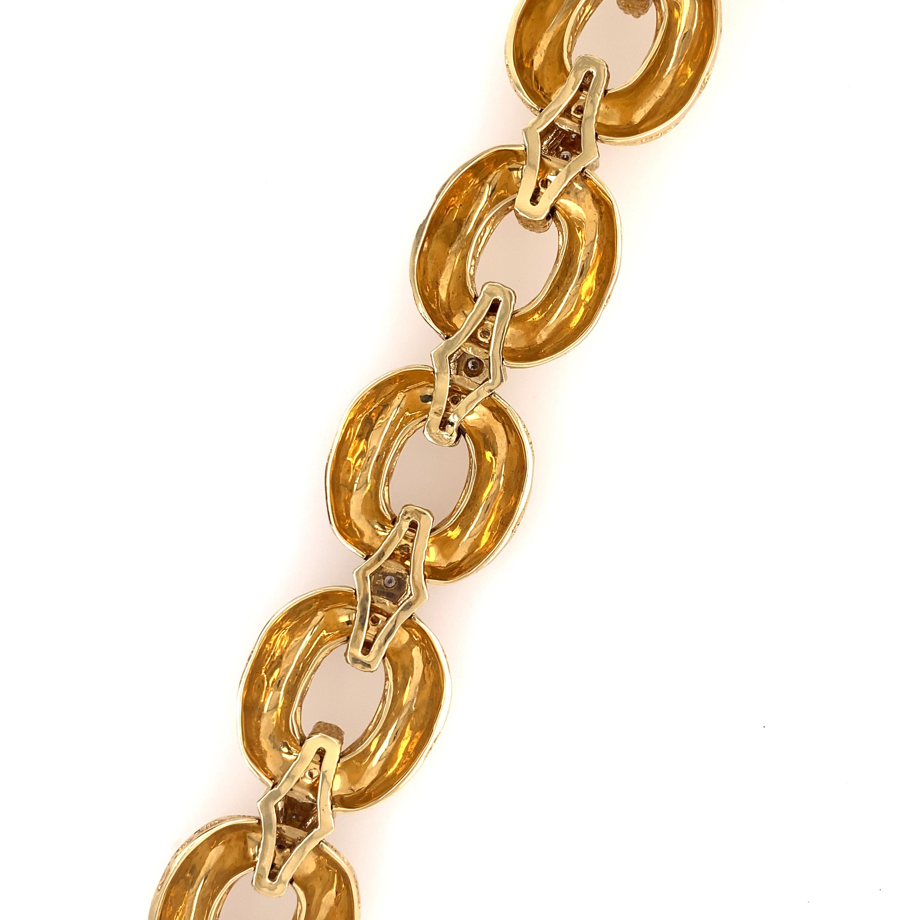18k Gold and Diamond Link Bracelet For Sale 1